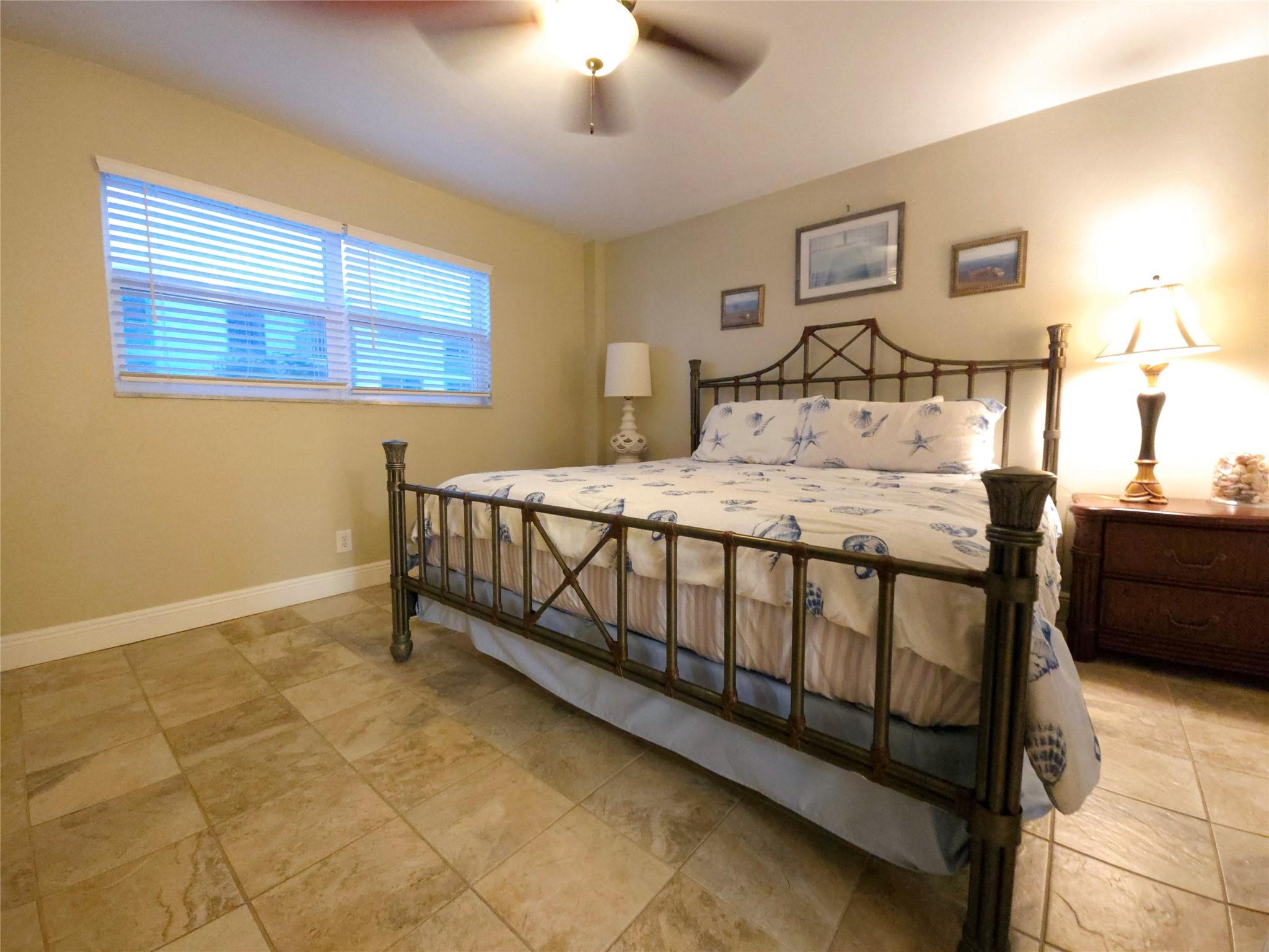 HILLSBORO COLONNADE CONDO - Residential Lease