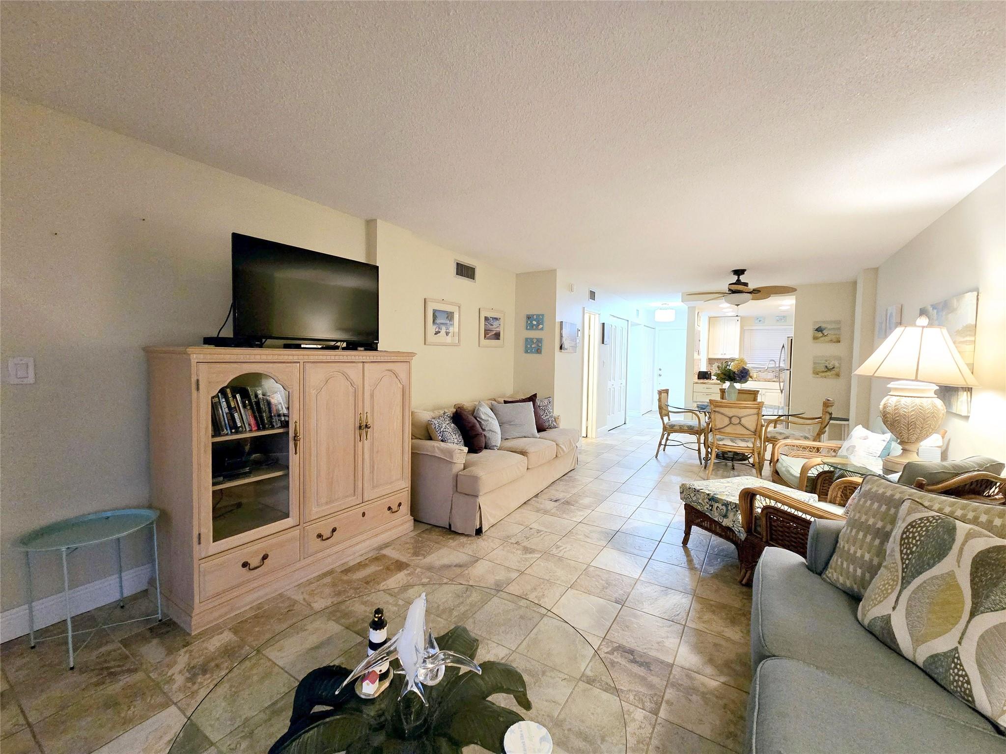 HILLSBORO COLONNADE CONDO - Residential Lease