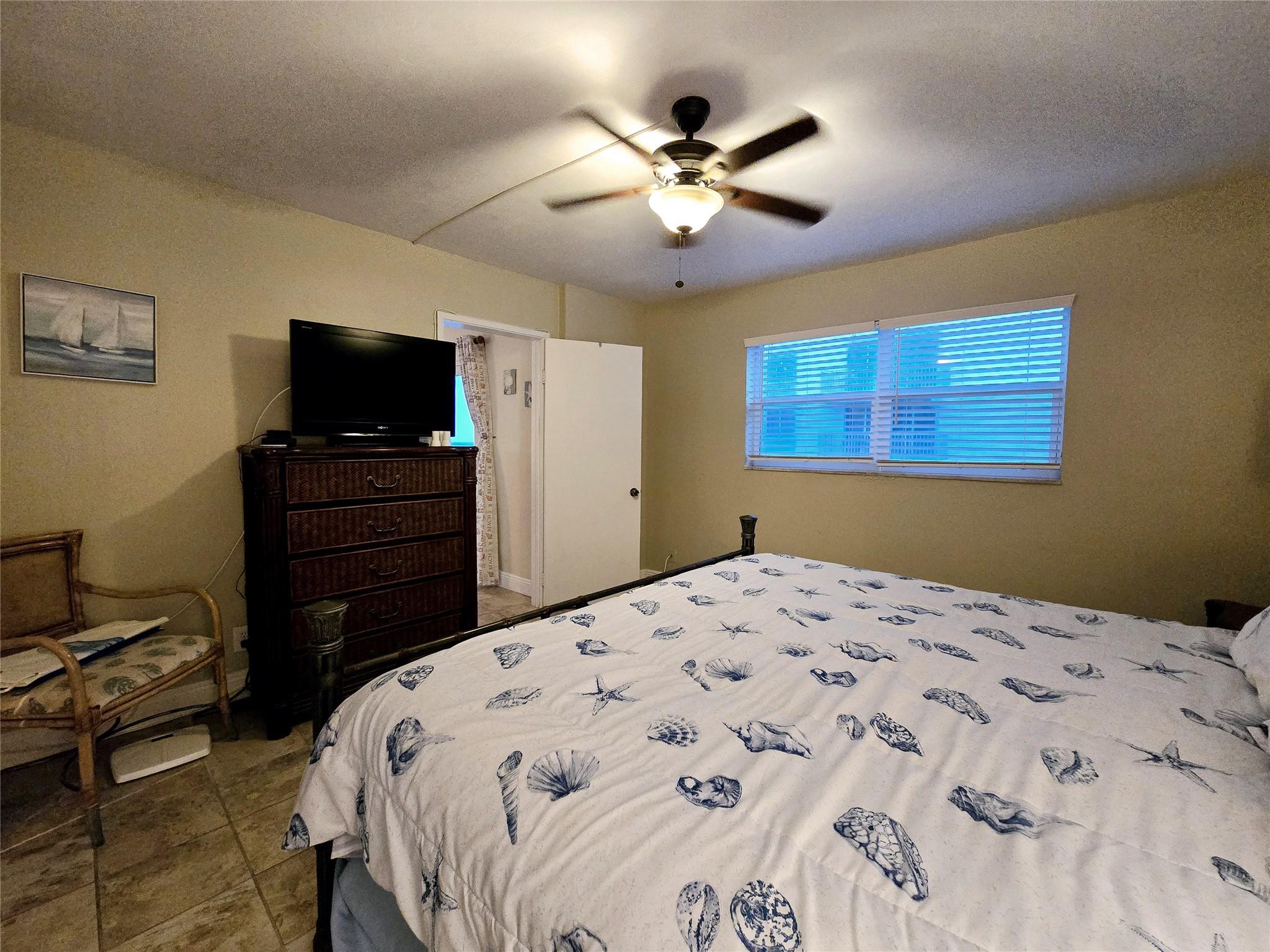 HILLSBORO COLONNADE CONDO - Residential Lease