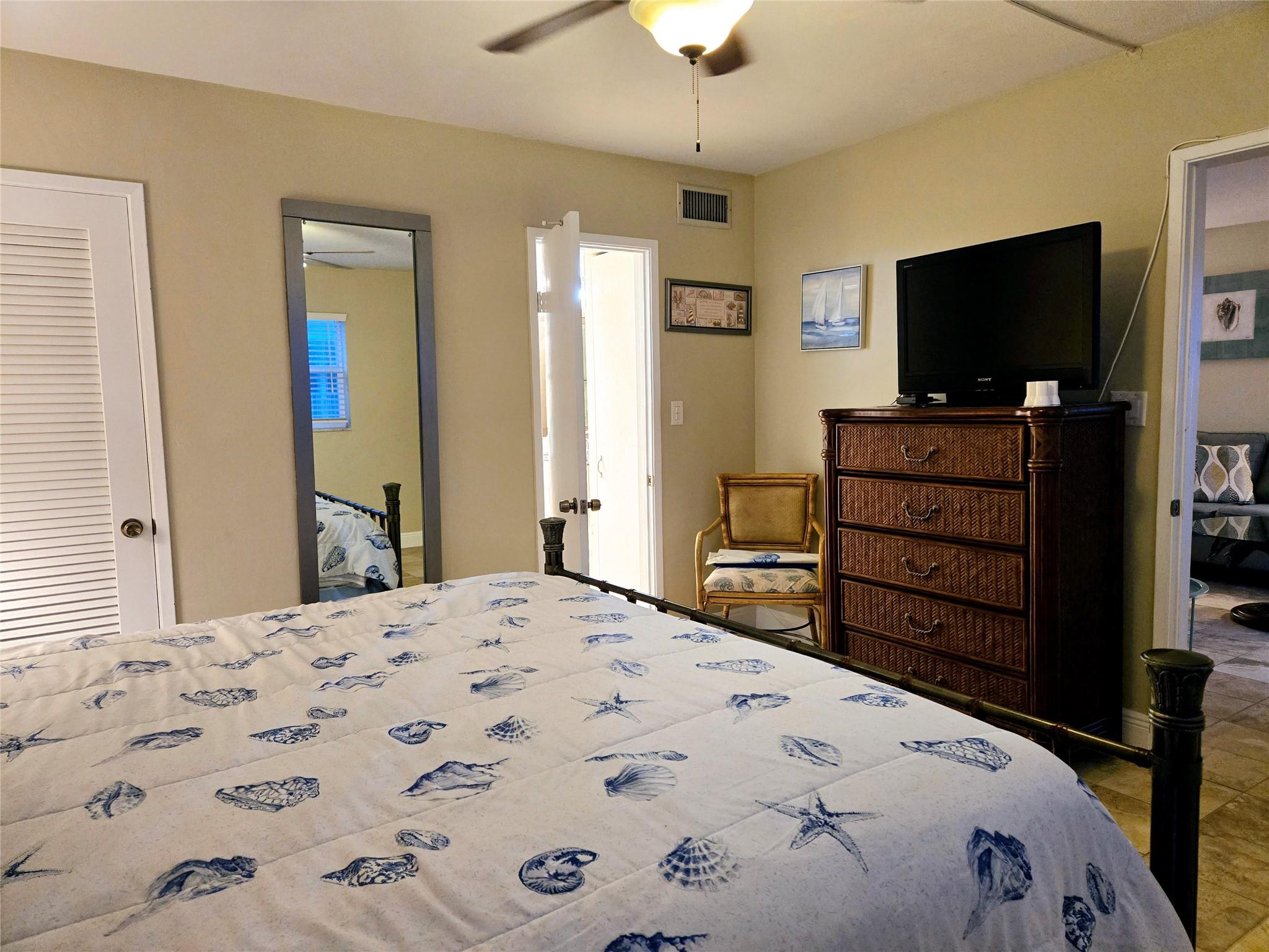 HILLSBORO COLONNADE CONDO - Residential Lease