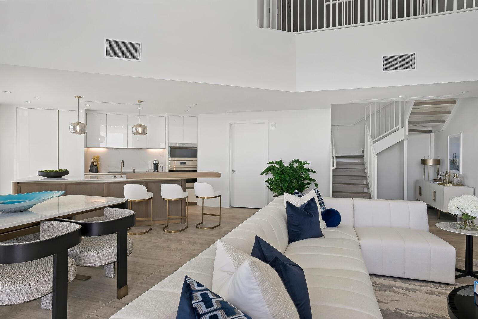 Four Seasons - Residential