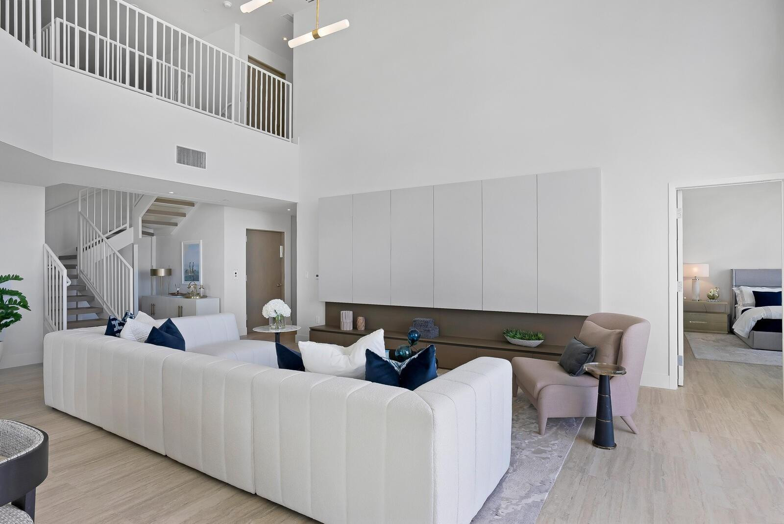 Four Seasons - Residential