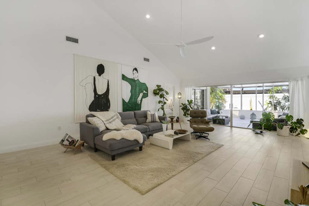 Photo of 125 Harbourside Circle, Jupiter, FL 33477 (MLS # B26062816)