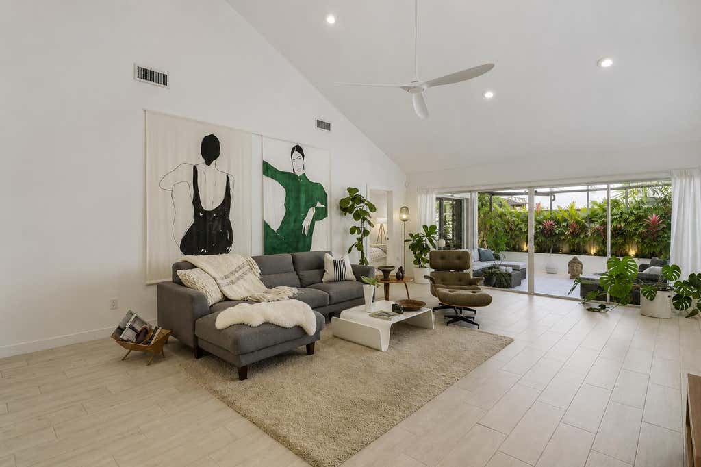 Photo of 125 Harbourside Circle, Jupiter, FL 33477 (MLS # B26062816)