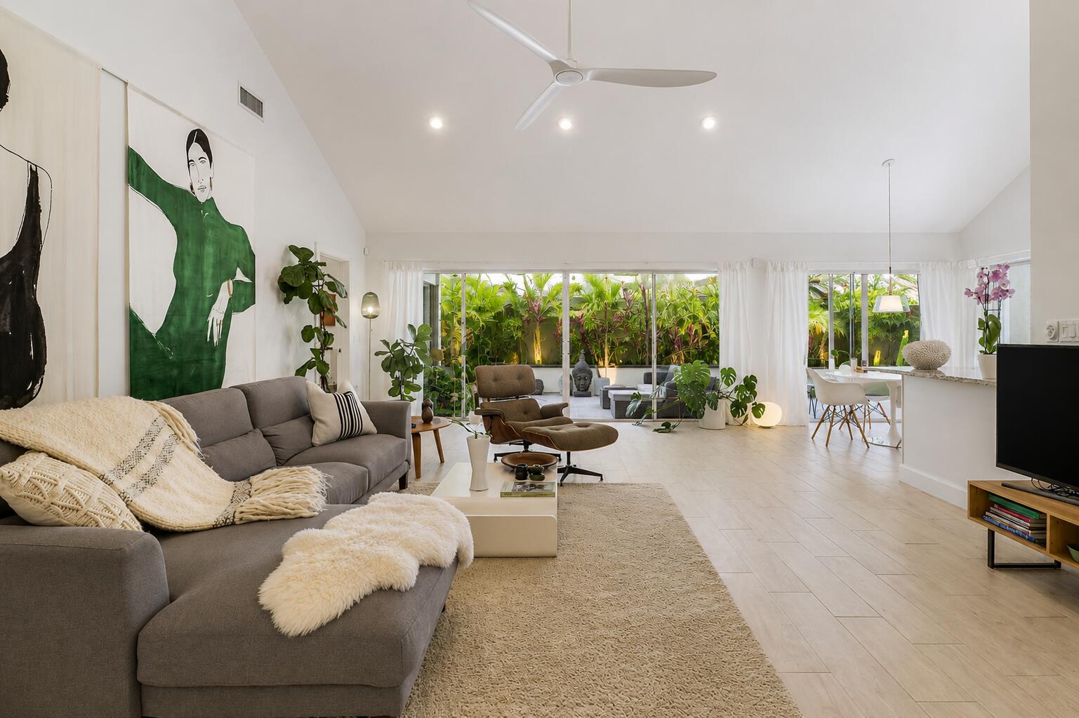 125 Harbourside Circle