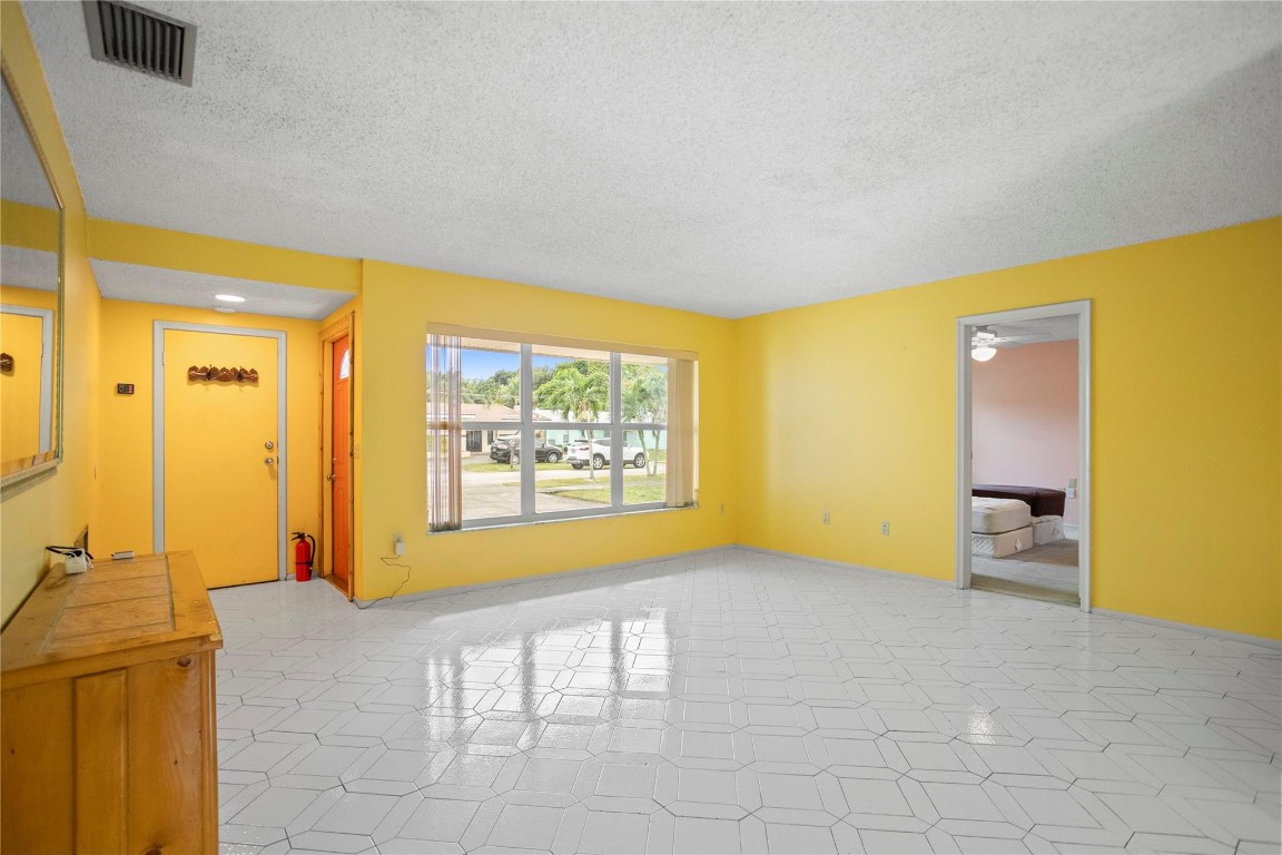 Sunrise Golf Village Sec - Residential