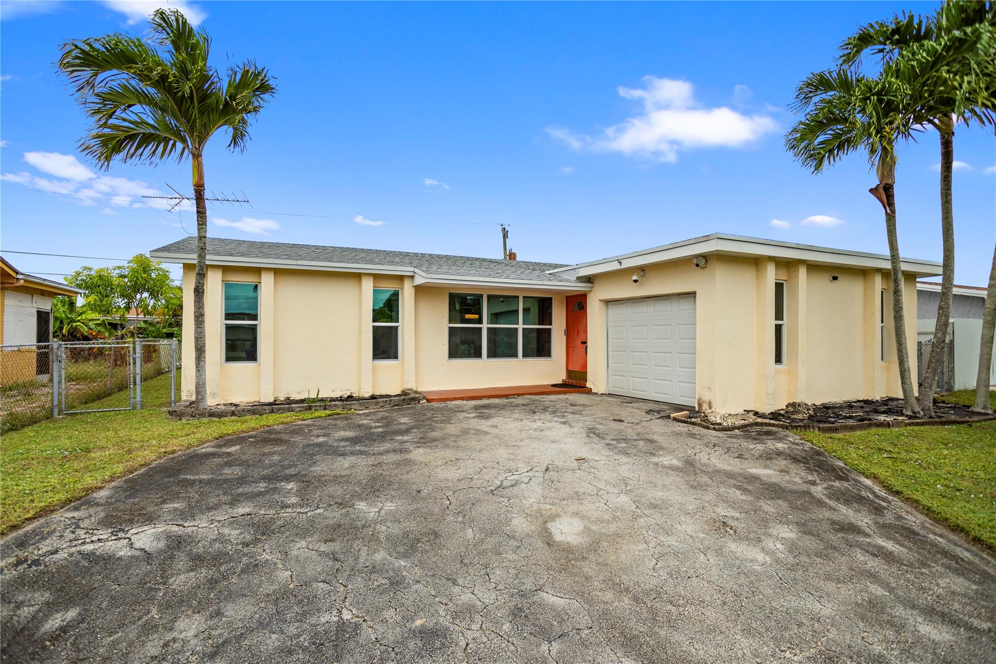 Sunrise Golf Village Sec - Residential