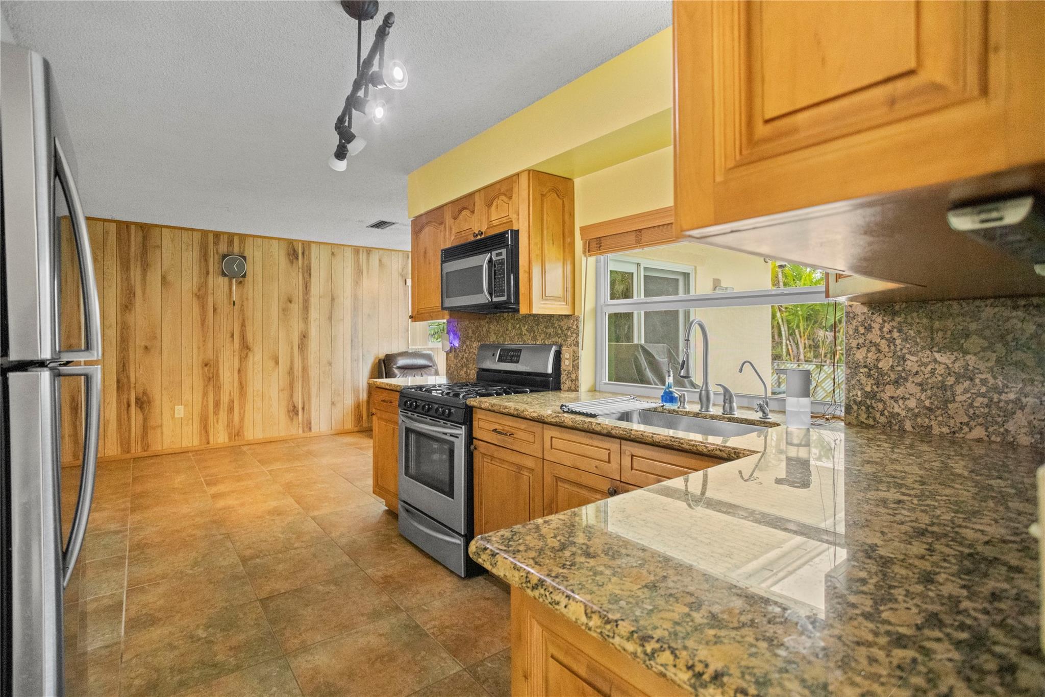 Sunrise Golf Village Sec - Residential