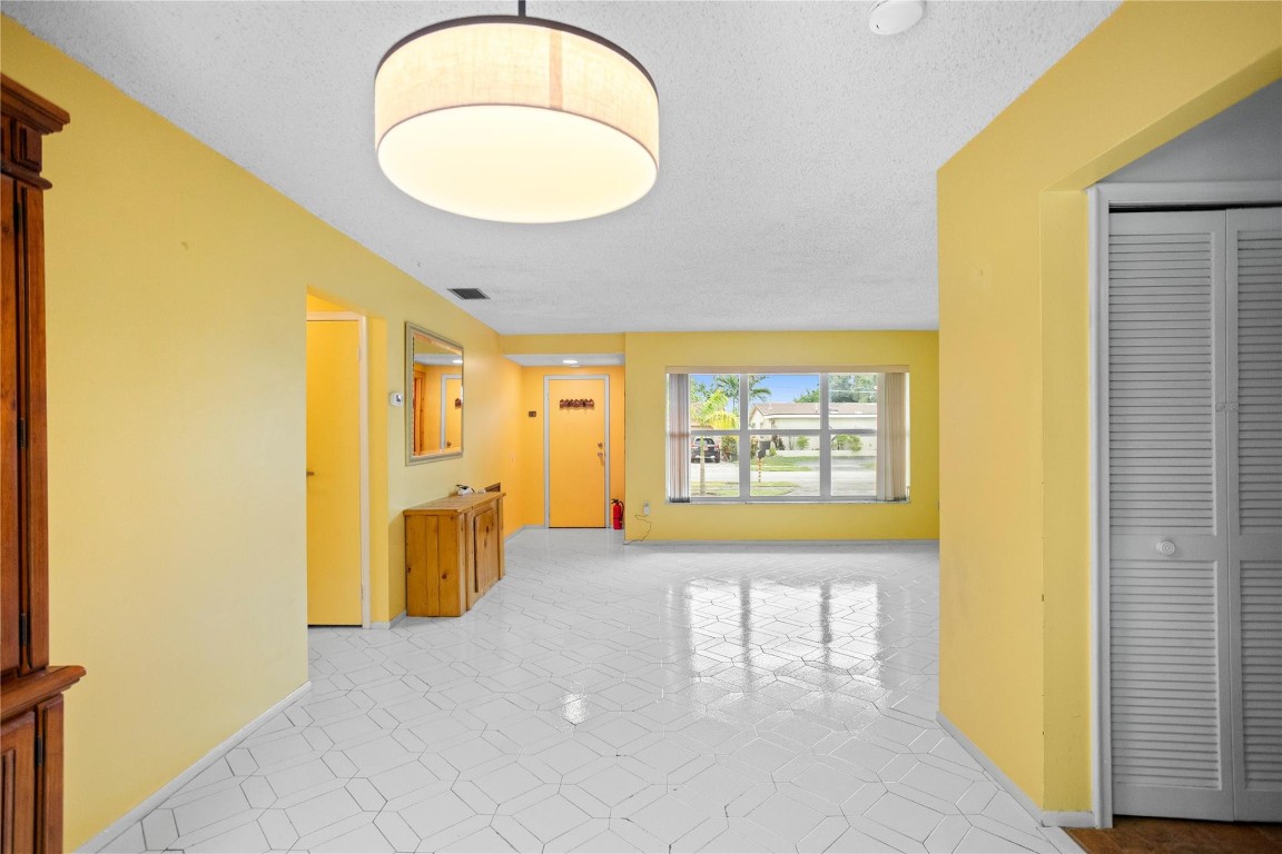 Sunrise Golf Village Sec - Residential