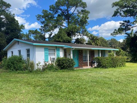 2141 B Road Cottage Loxahatchee Groves FL 33470