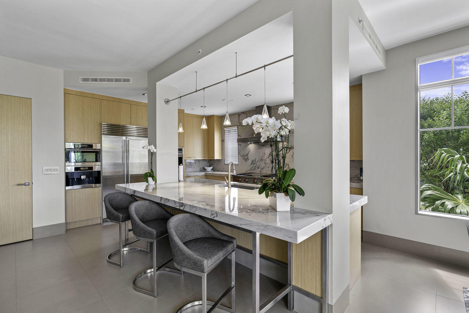 SEAGATE RESIDENCES CONDO - Residential