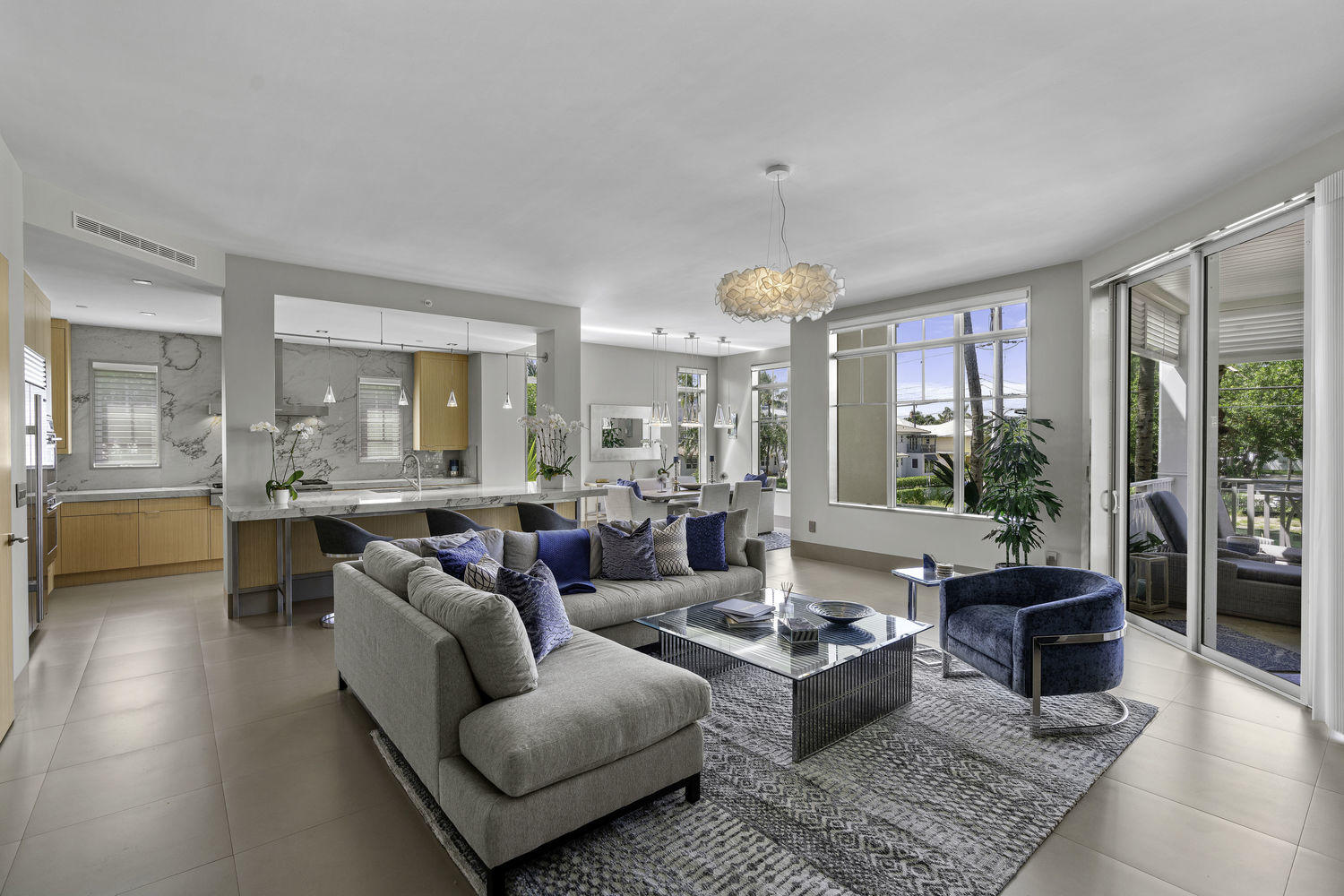 SEAGATE RESIDENCES CONDO - Residential