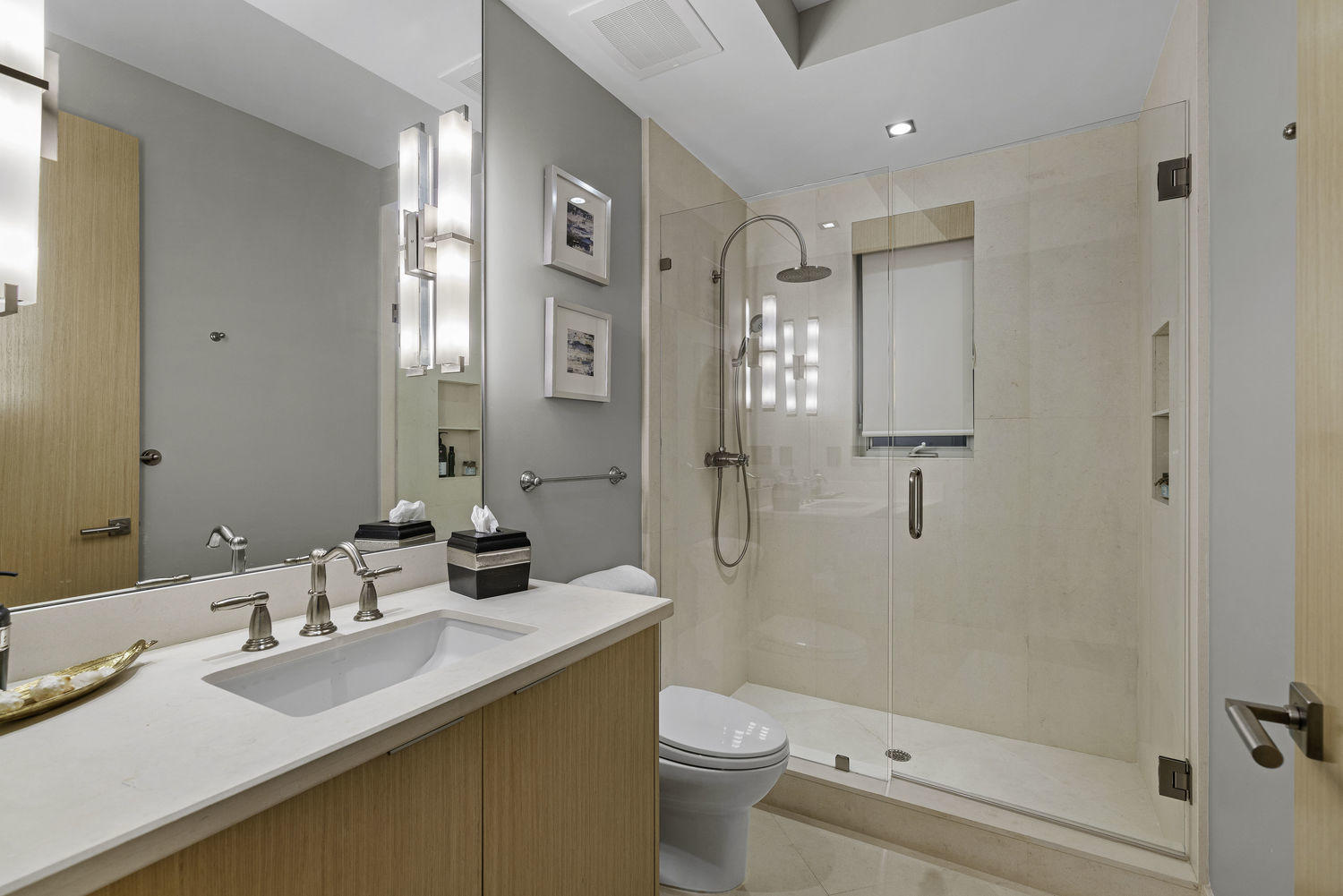 SEAGATE RESIDENCES CONDO - Residential