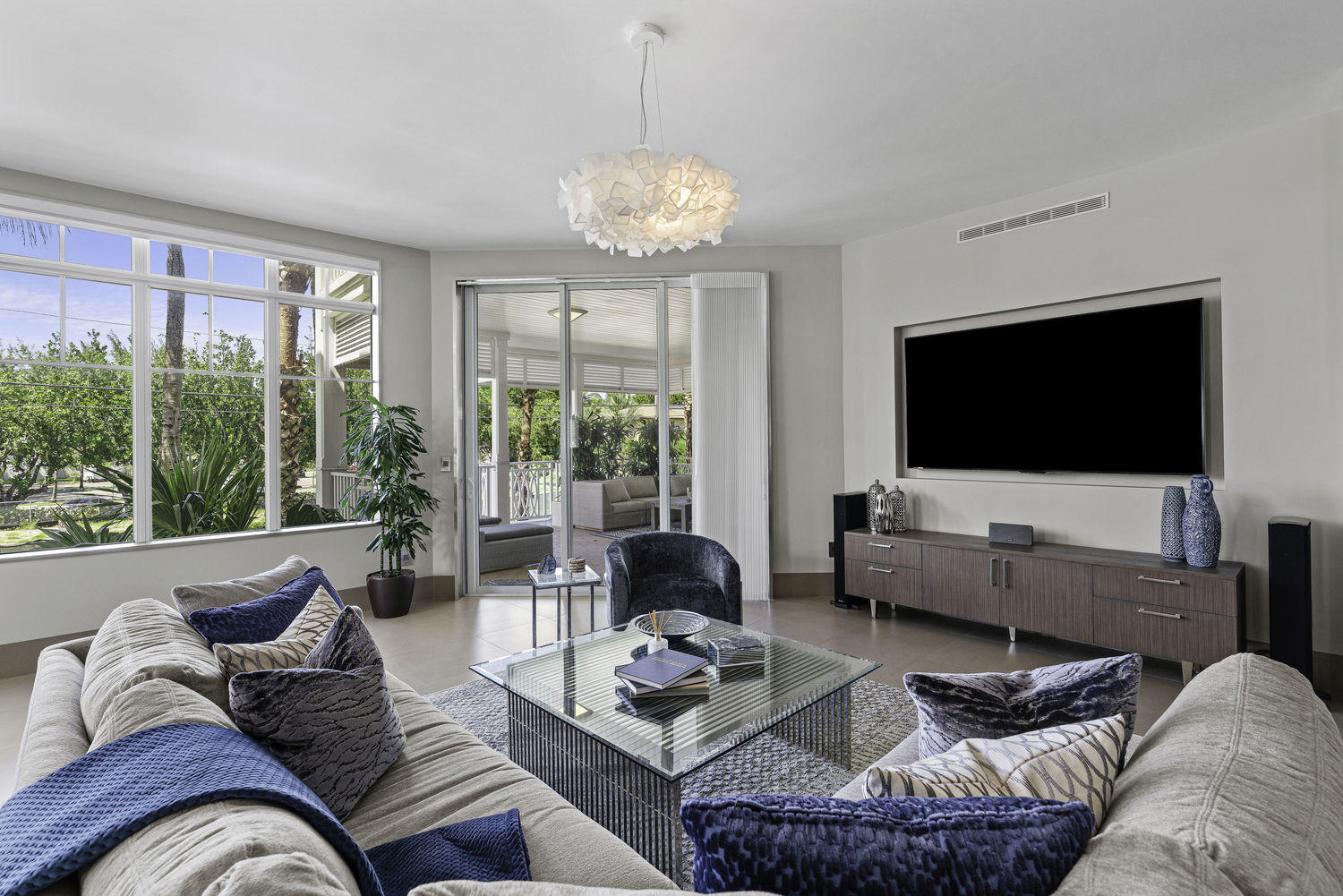 SEAGATE RESIDENCES CONDO - Residential