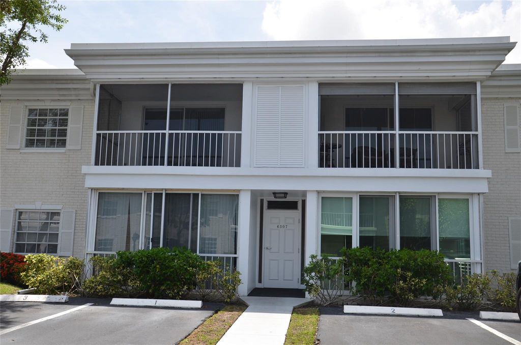 Photo of 6307 Bay Club Dr #3, Fort Lauderdale, FL 33308 (MLS # F10539457)