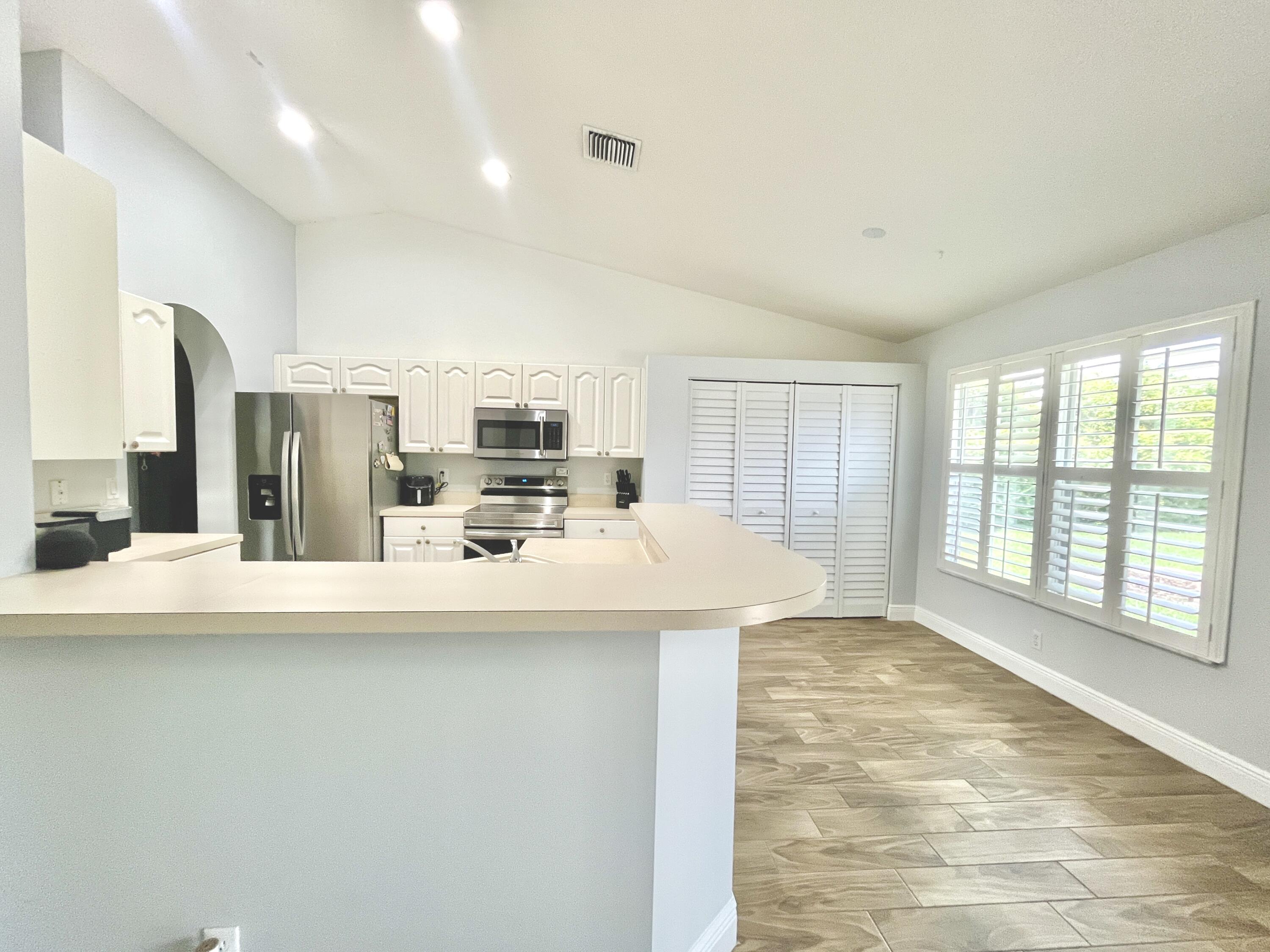 215 Monterey Way
