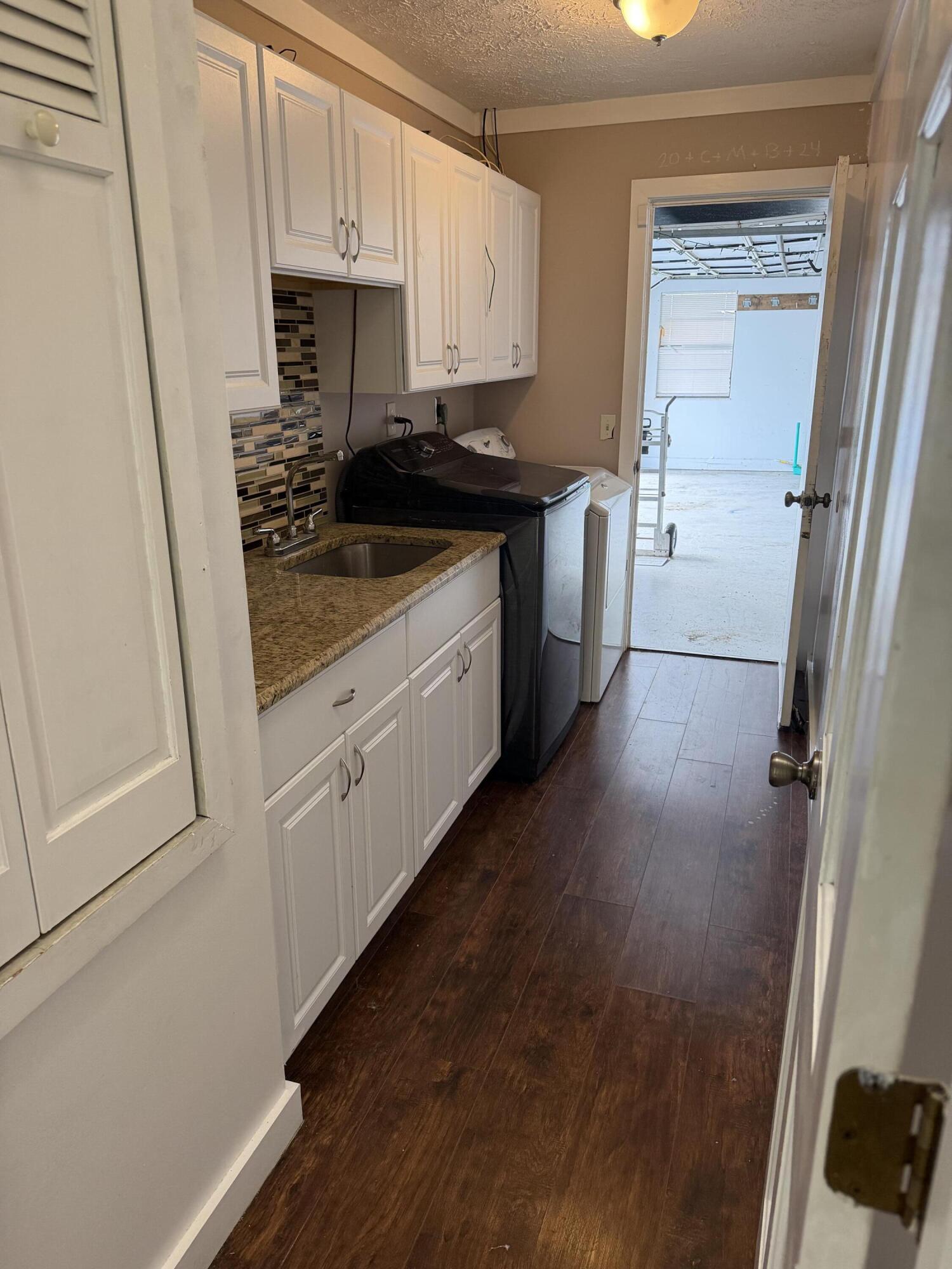 PORT ST LUCIE SECTION 27 - Residential Lease