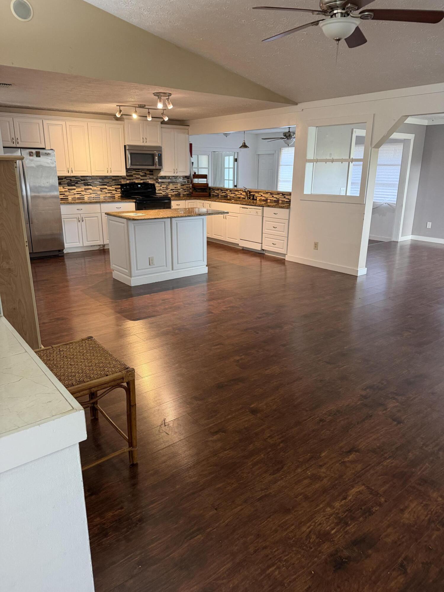 PORT ST LUCIE SECTION 27 - Residential Lease