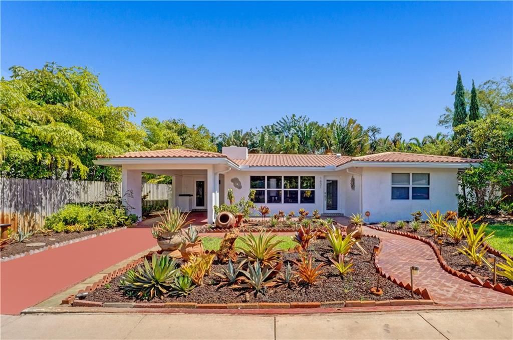 Photo of 1631 NE 18th St St, Fort Lauderdale, FL 33305 (MLS # F10334856)