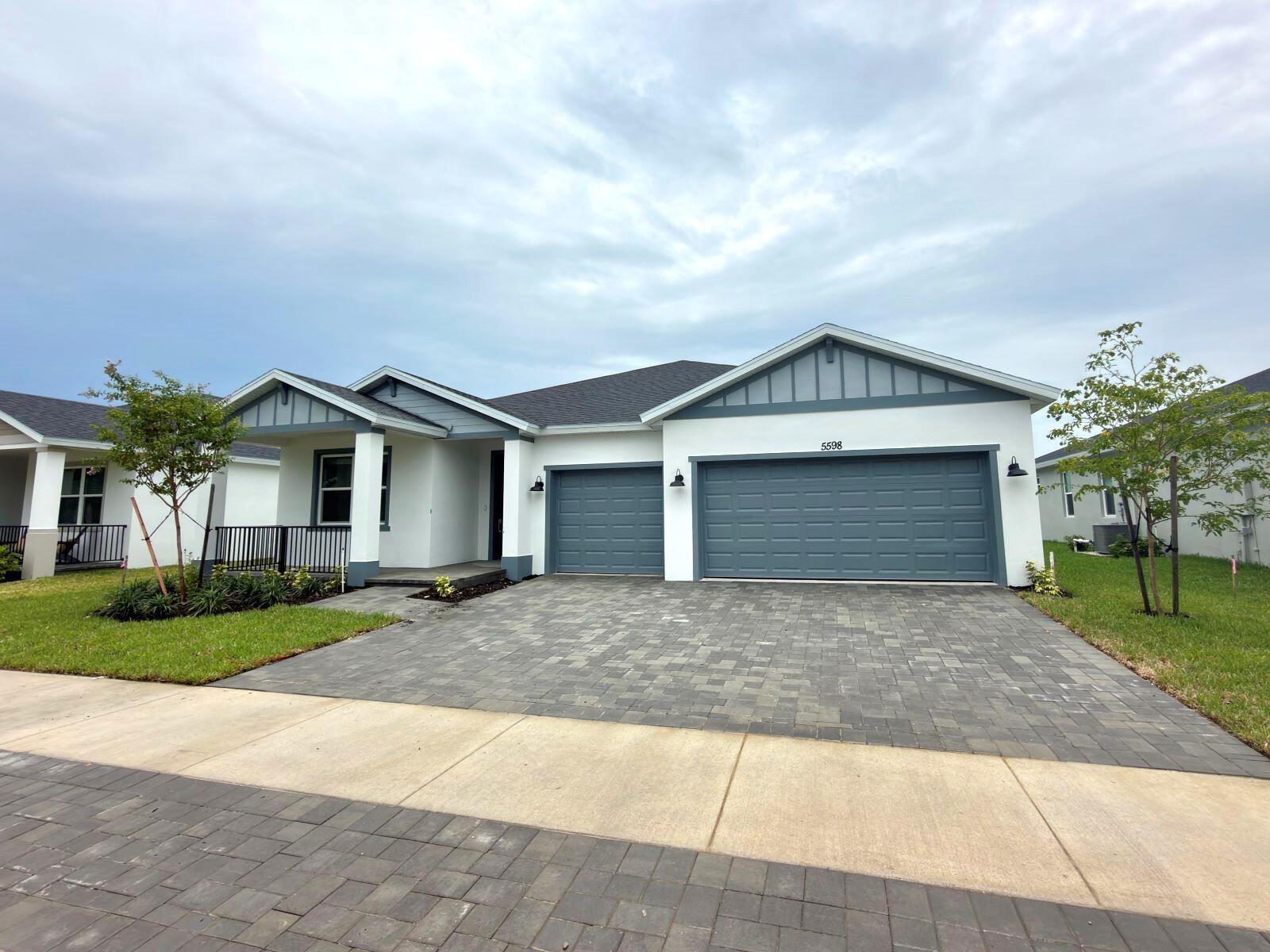 5598 Hampton Park Circle