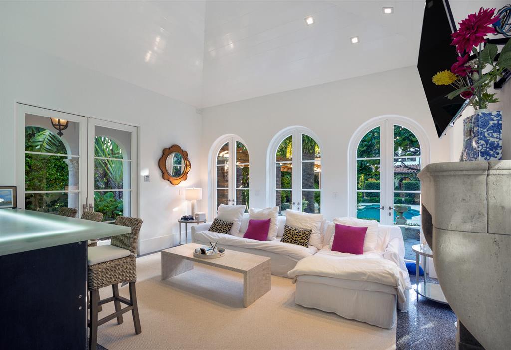 PALM BEACH SHORE ACRES - Residential