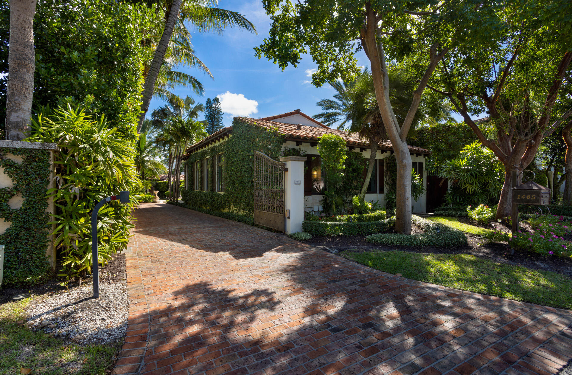 PALM BEACH SHORE ACRES - Residential