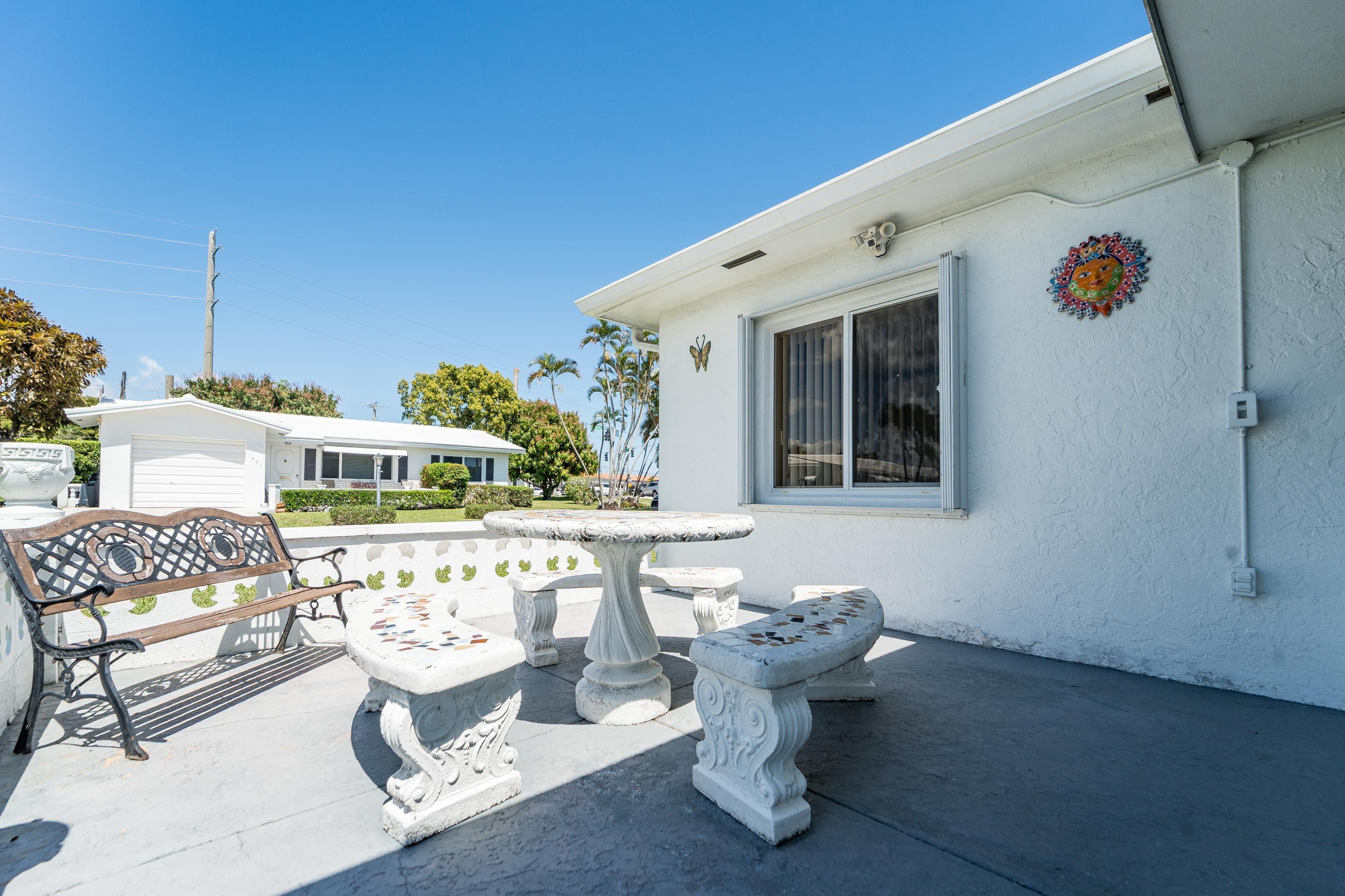 PALM BEACH LEISUREVILLE SEC 10 - Residential