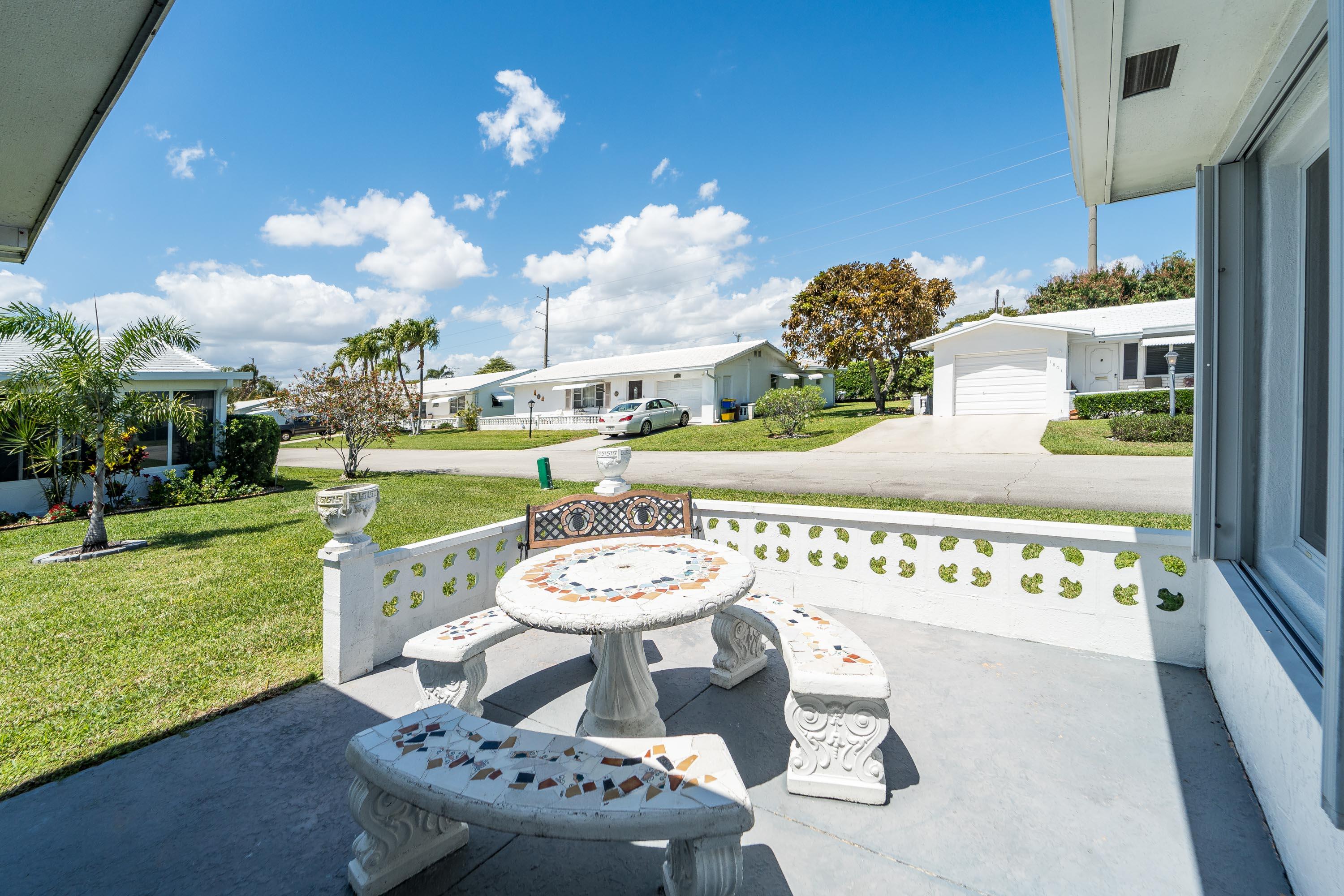 PALM BEACH LEISUREVILLE SEC 10 - Residential