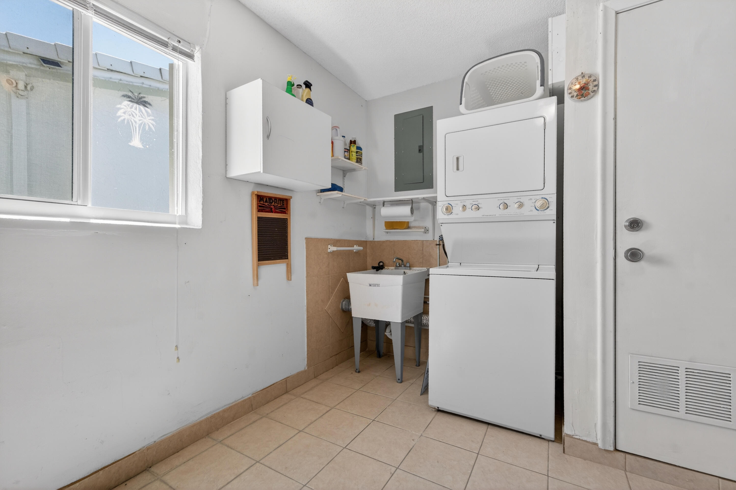 PALM BEACH LEISUREVILLE SEC 10 - Residential