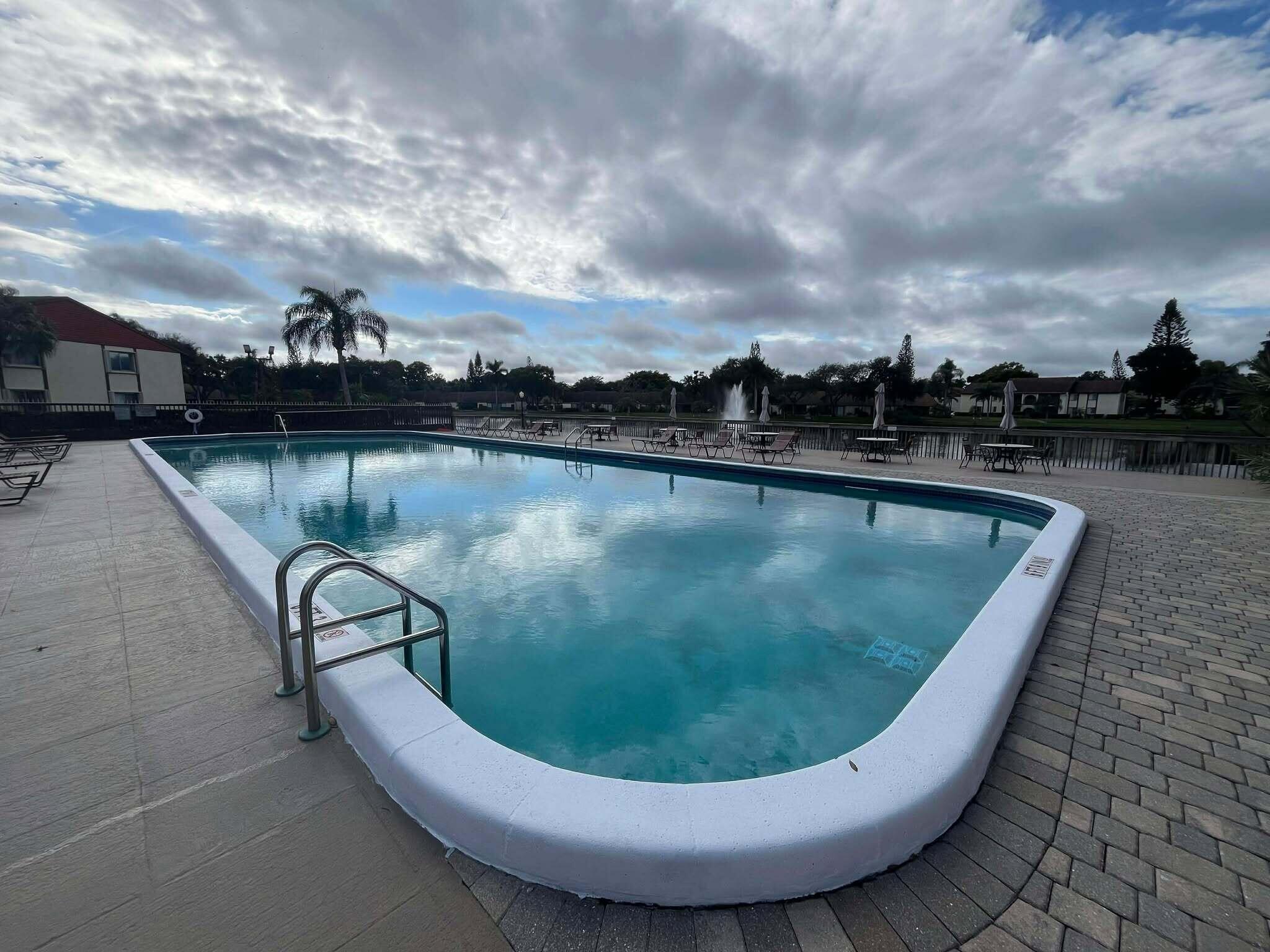 PINE RIDGE AT HAVERHILL C - Residential Lease