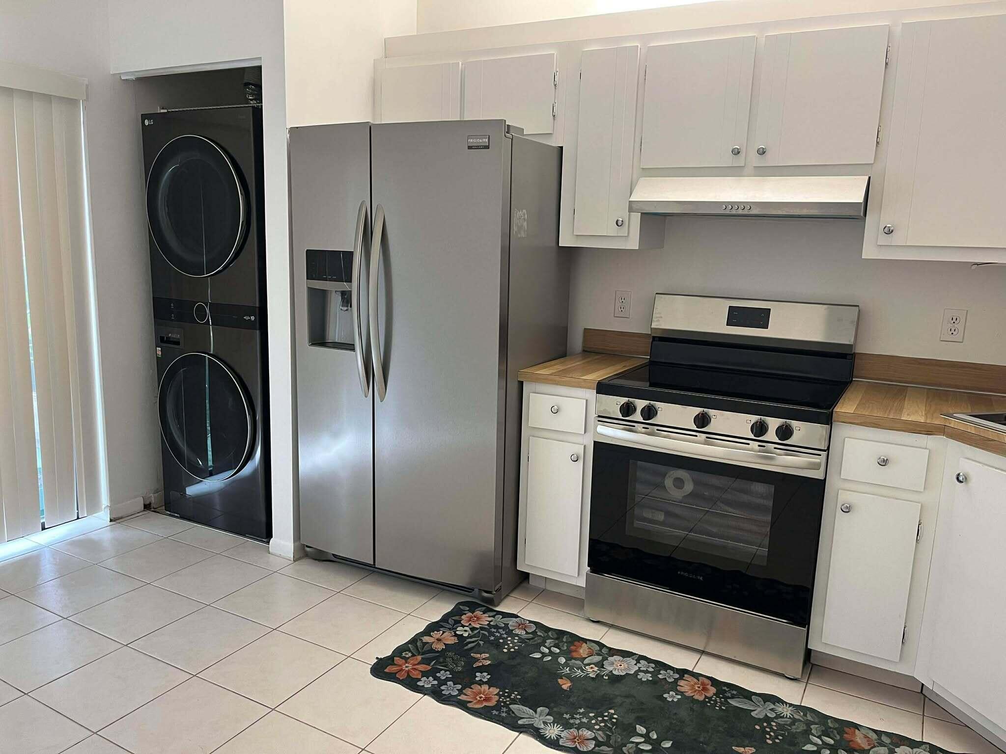 PINE RIDGE AT HAVERHILL C - Residential Lease