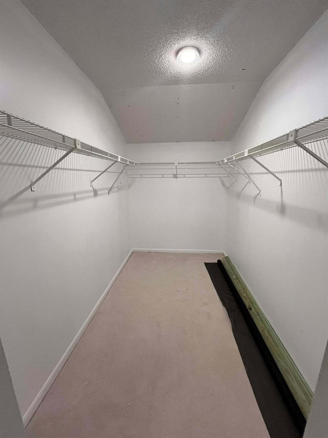 PINE RIDGE AT HAVERHILL C - Residential Lease