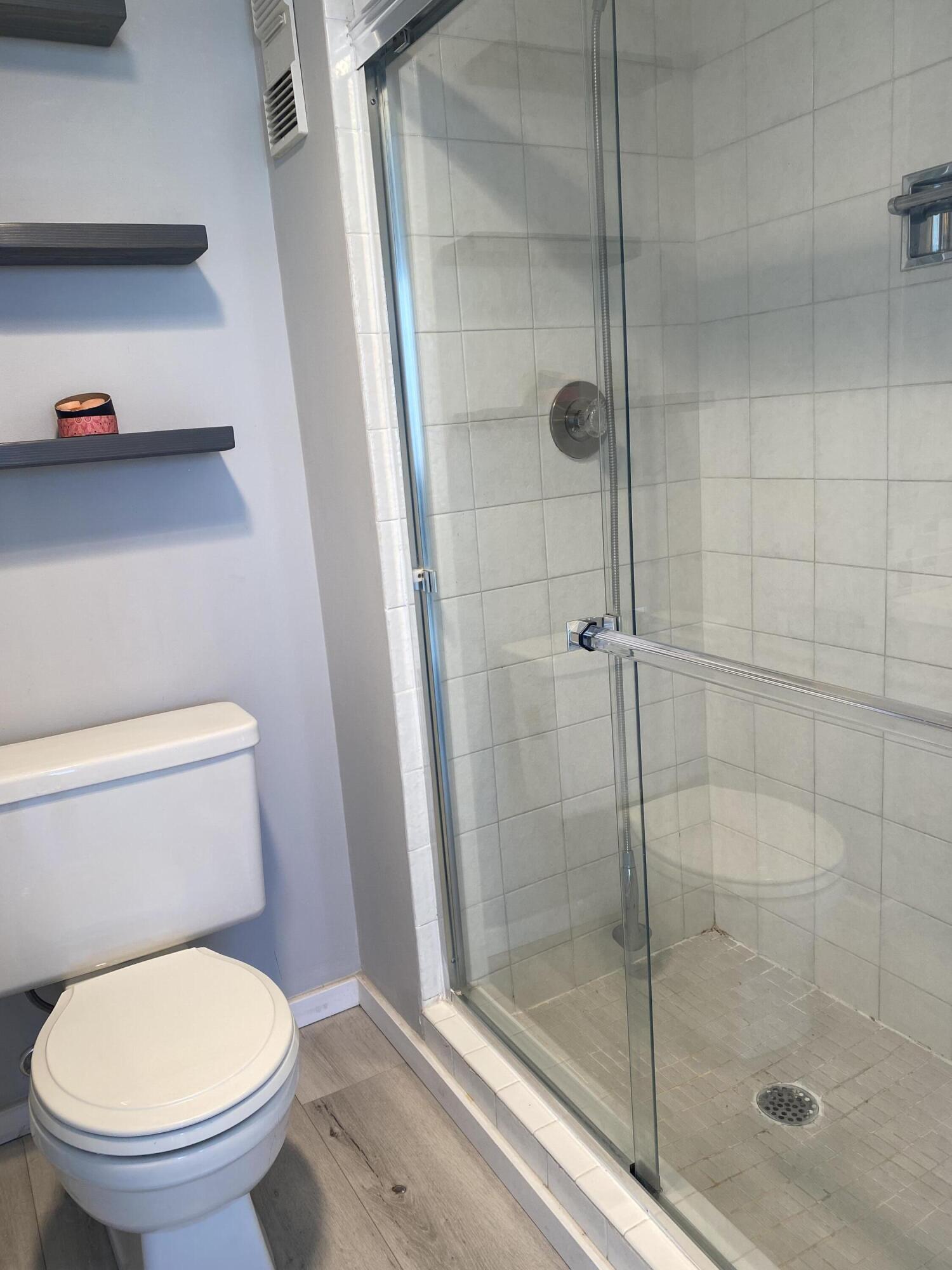 AMBASSADORS V NORTH CONDO - Residential Lease