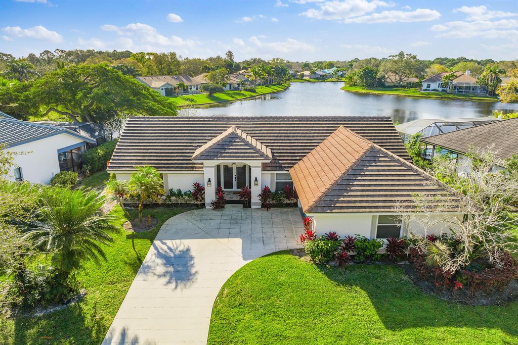 Photo of 6626 Winding Lake Drive, Jupiter, FL 33458 (MLS # R10956275)
