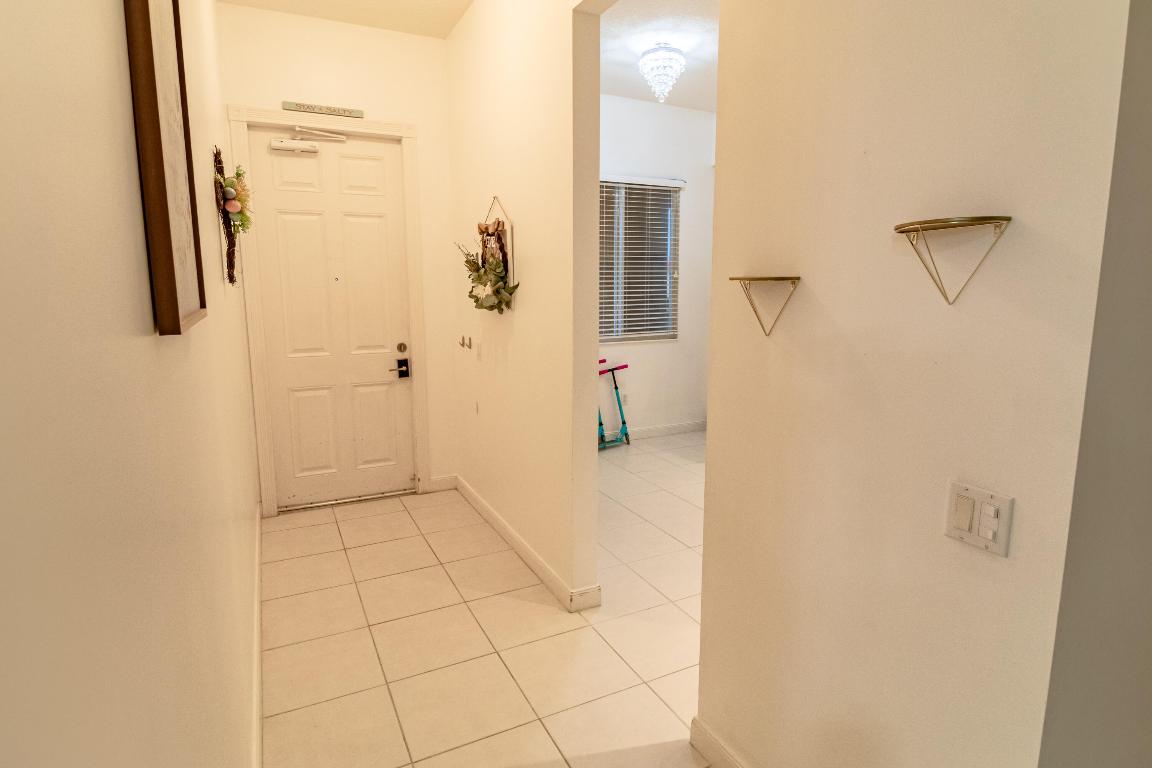 19 Harbour Isle Drive W Ph04