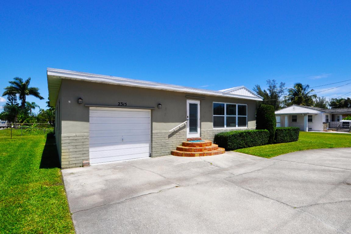 2315 Summit Boulevard