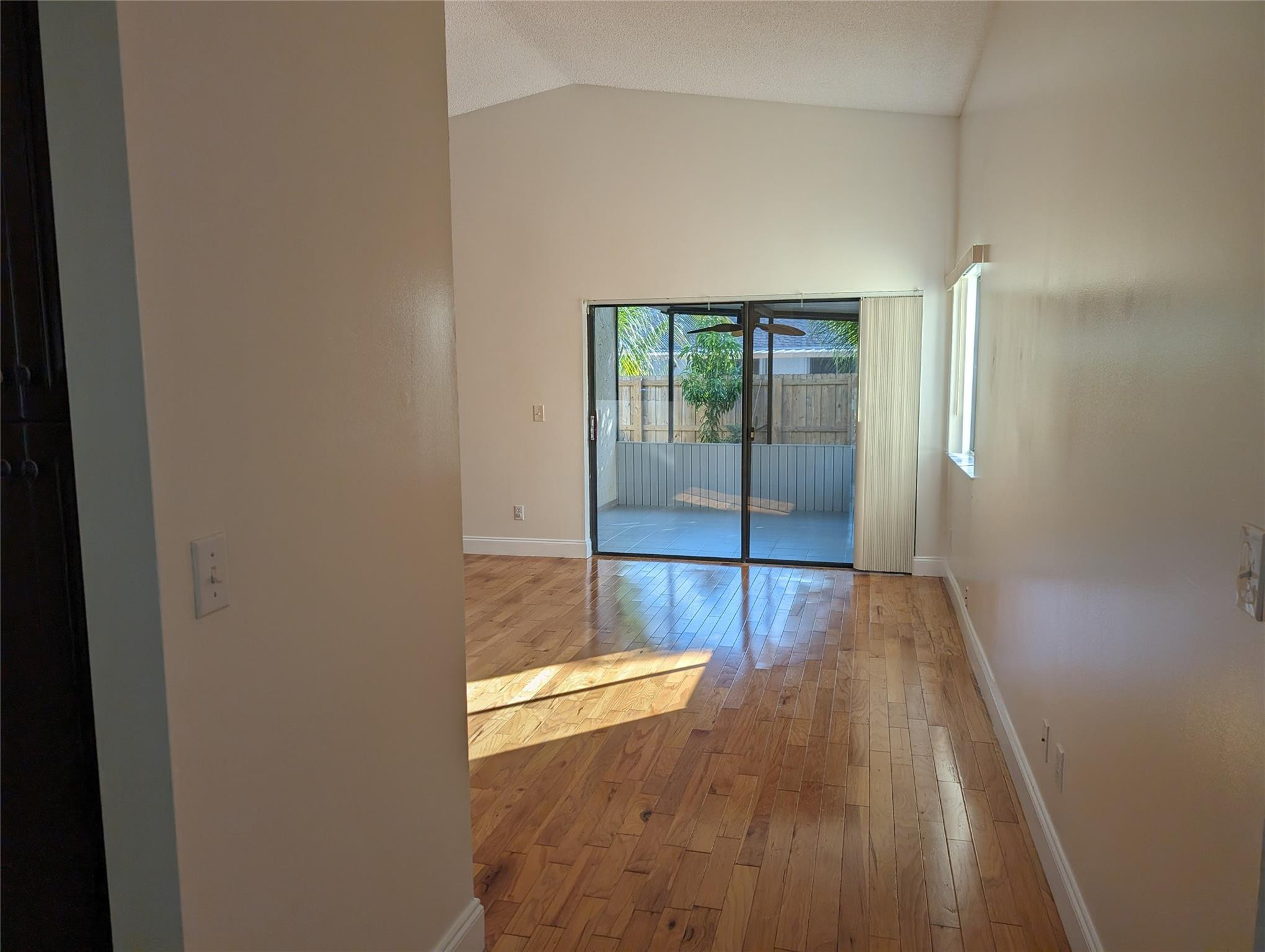 Town & Country Estates Se - Residential Lease