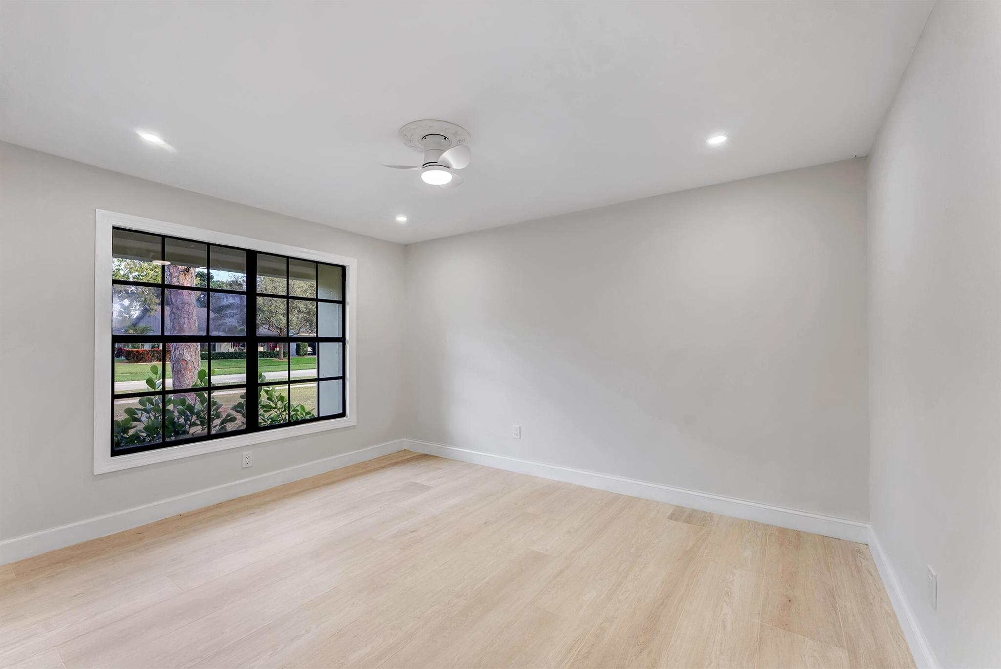 PINEWOOD EAST 2 OF WELLIN - Residential