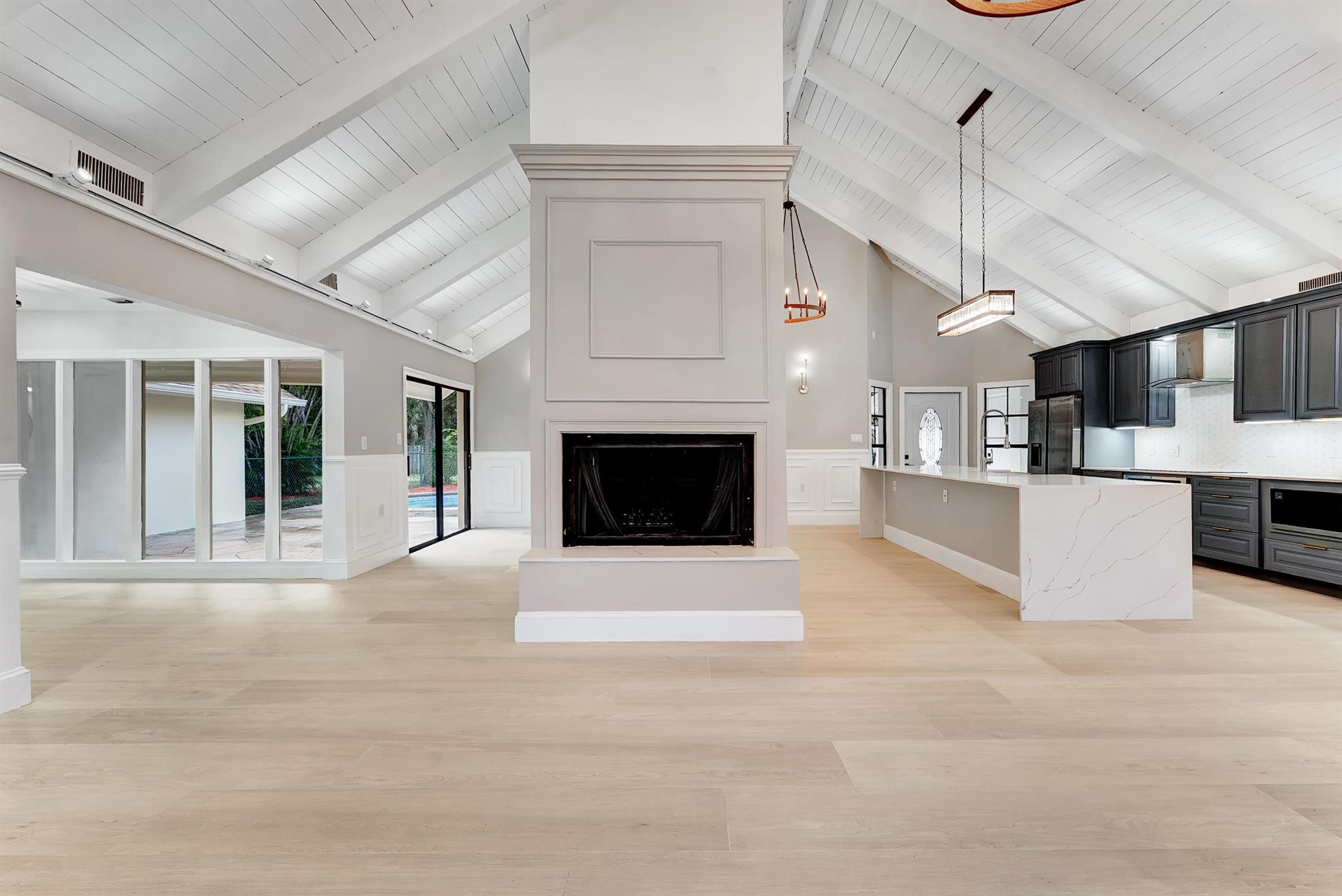 PINEWOOD EAST 2 OF WELLIN - Residential