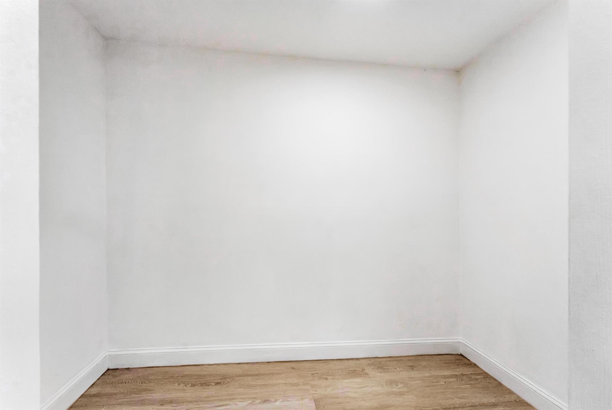 PINEWOOD EAST 2 OF WELLIN - Residential