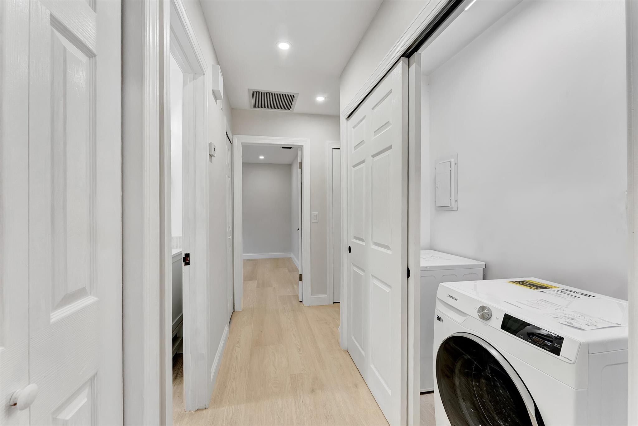 PINEWOOD EAST 2 OF WELLIN - Residential