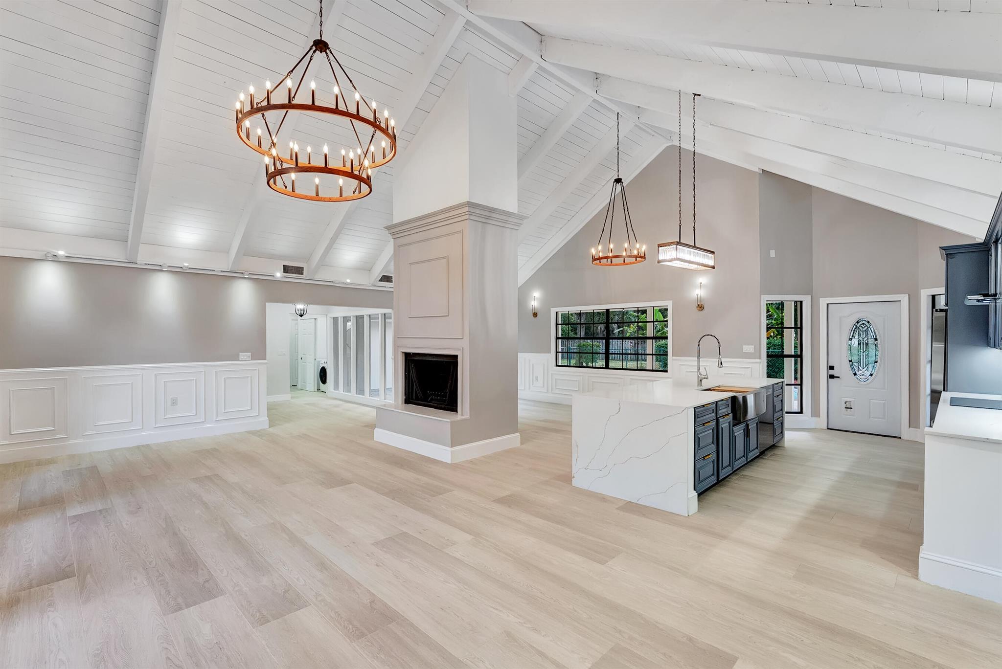 PINEWOOD EAST 2 OF WELLIN - Residential