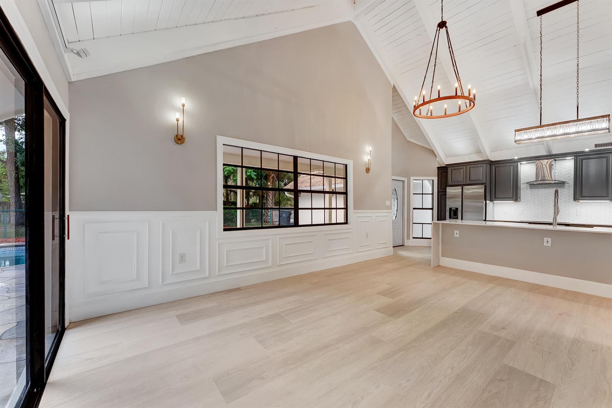 PINEWOOD EAST 2 OF WELLIN - Residential