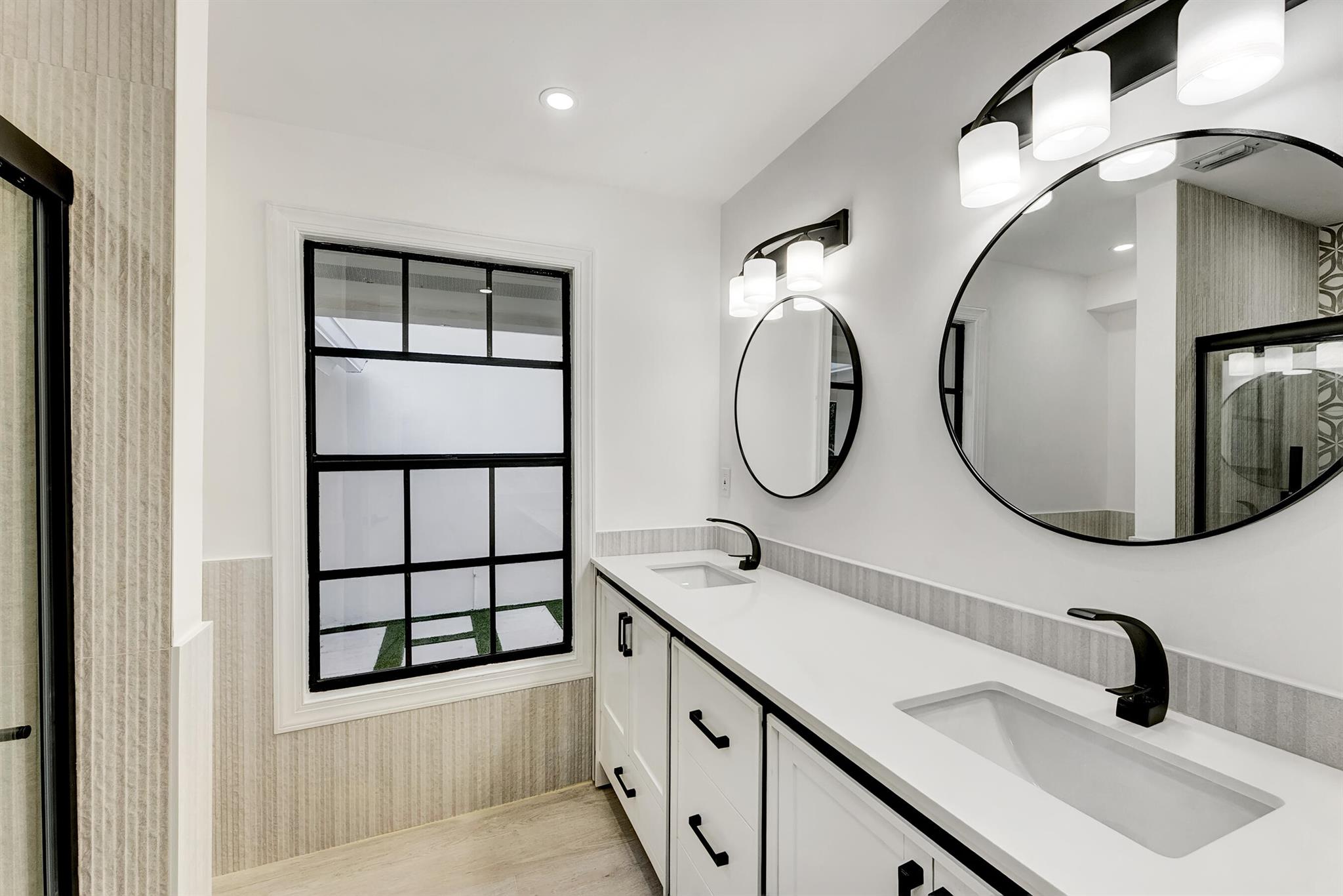 PINEWOOD EAST 2 OF WELLIN - Residential