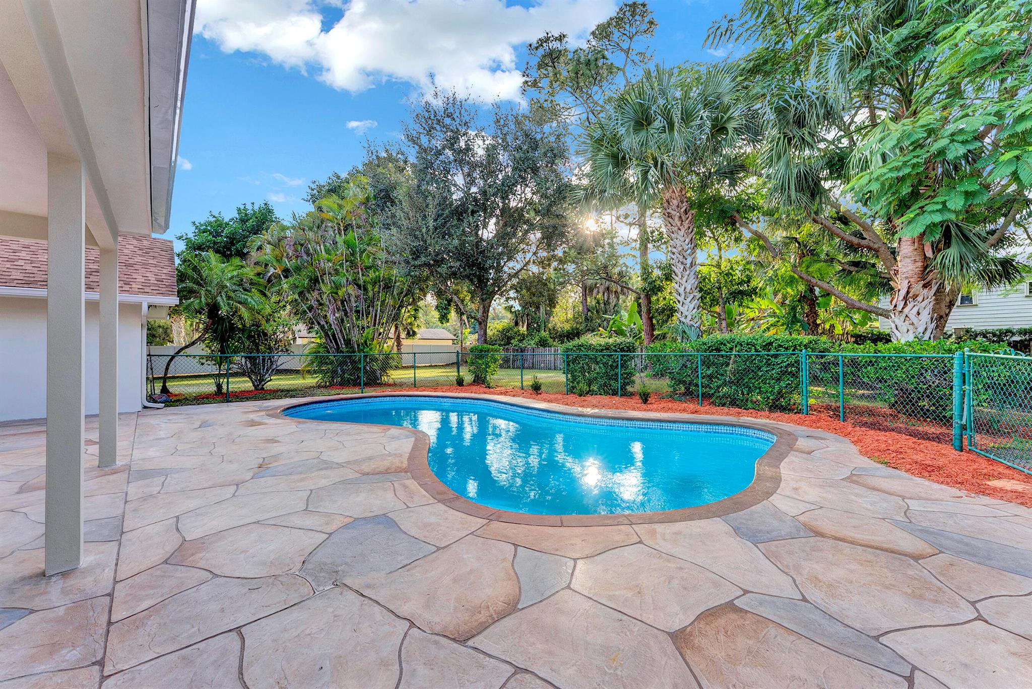 PINEWOOD EAST 2 OF WELLIN - Residential