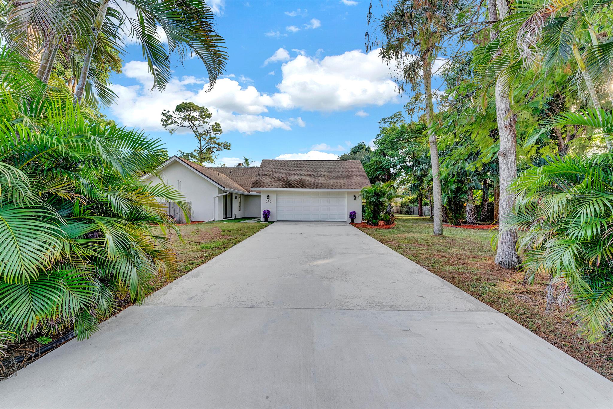 PINEWOOD EAST 2 OF WELLIN - Residential