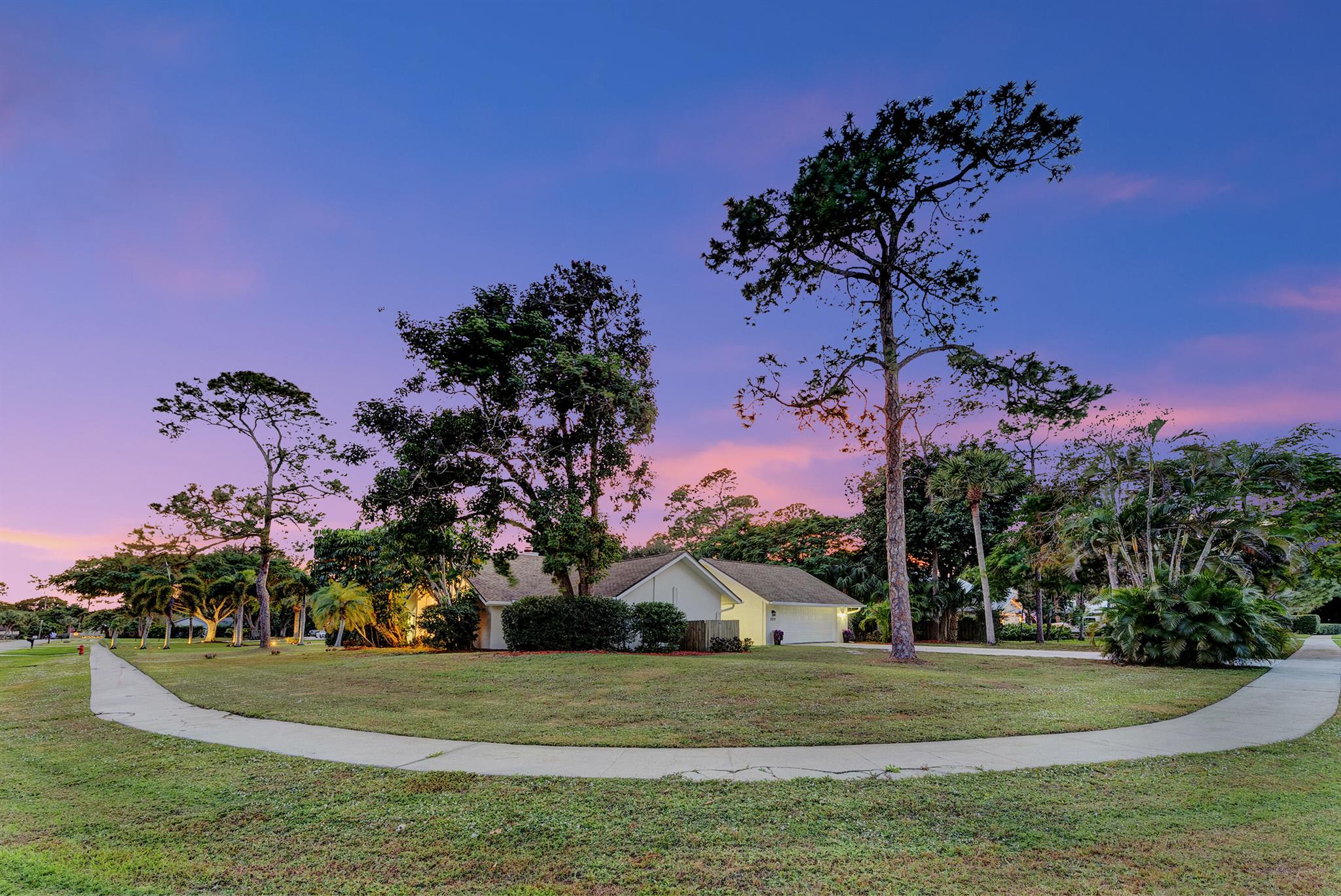 PINEWOOD EAST 2 OF WELLIN - Residential