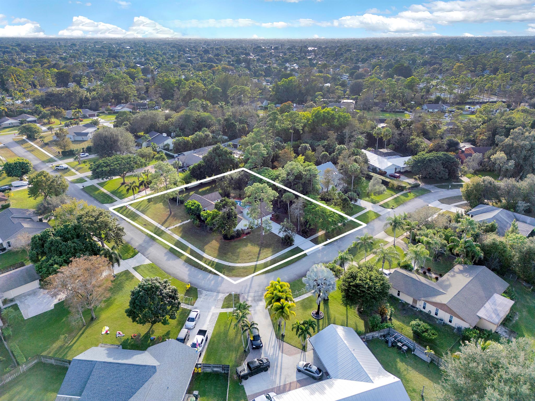 PINEWOOD EAST 2 OF WELLIN - Residential