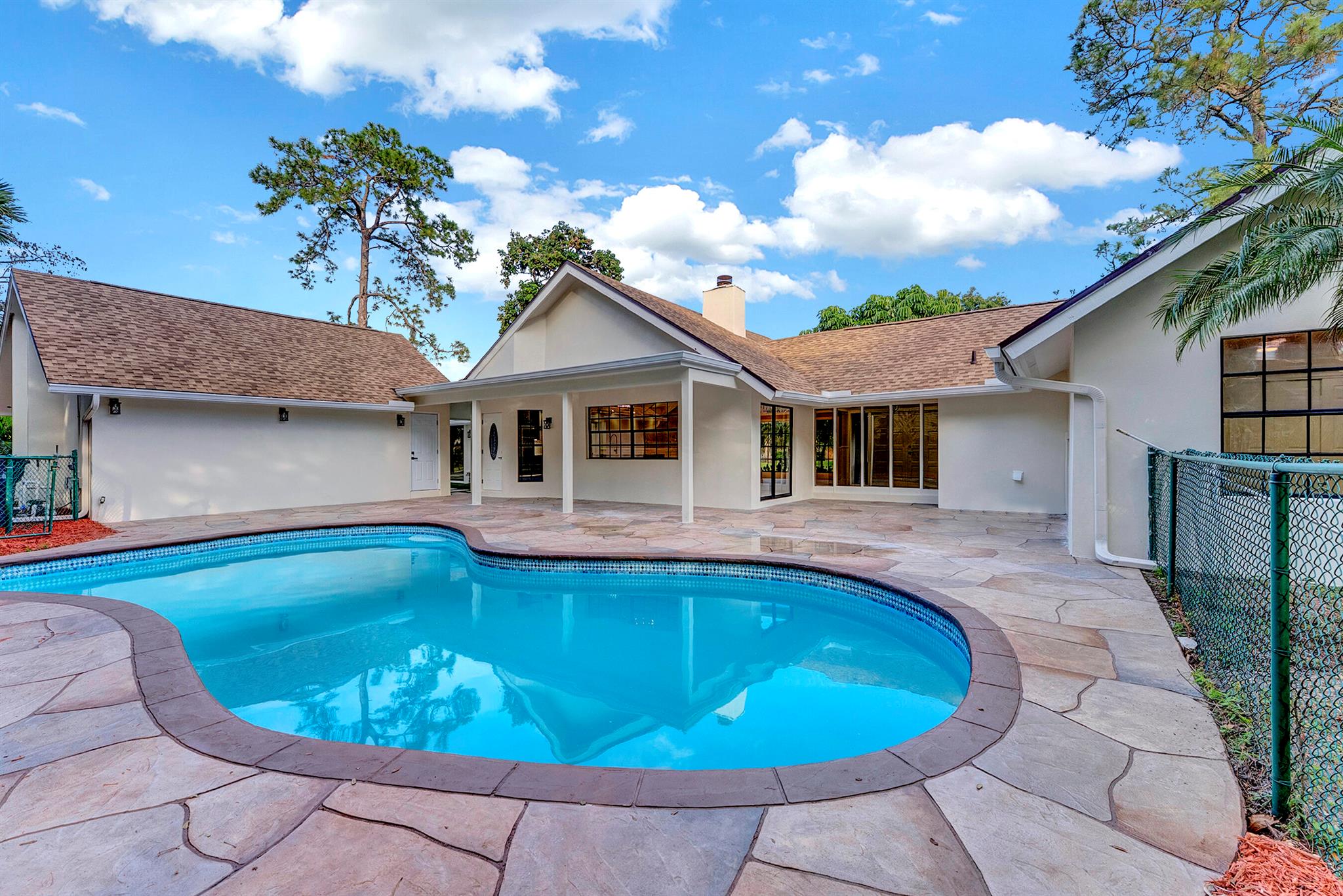 PINEWOOD EAST 2 OF WELLIN - Residential