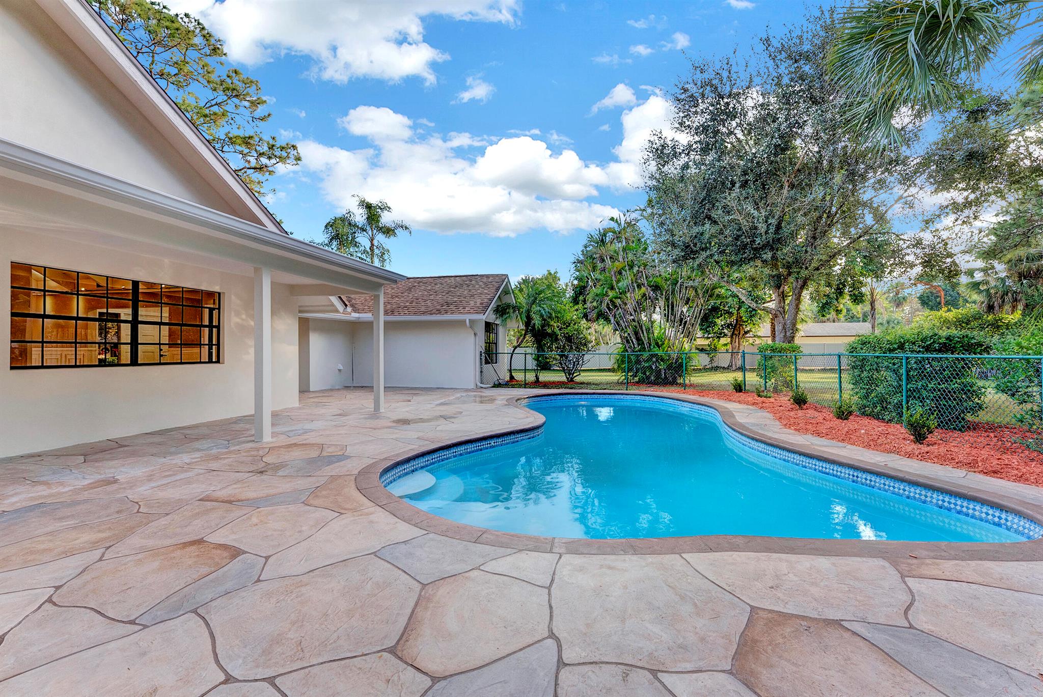 PINEWOOD EAST 2 OF WELLIN - Residential